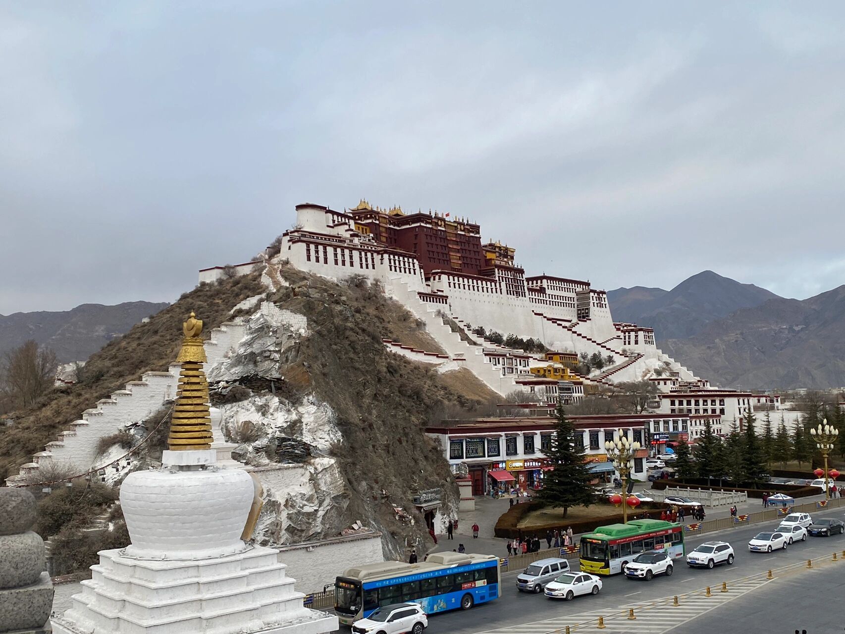 布达拉宫药王山观景台图片