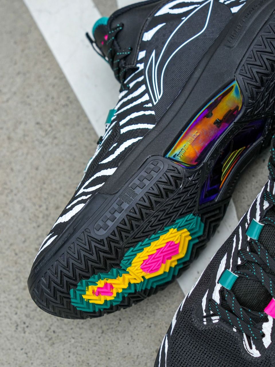 tuff os外底全面上包,前后42 全掌lightfoamplus,这波桀骜怎么评?