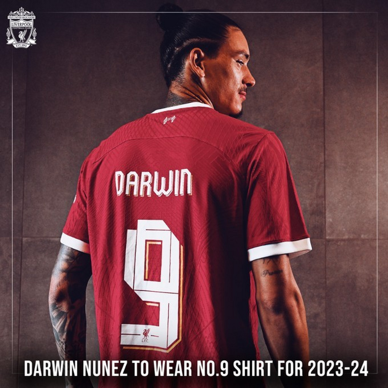 红军新9号[鼓掌][鼓掌]#努涅斯将身披9号球衣# 利物浦官方消息,球队