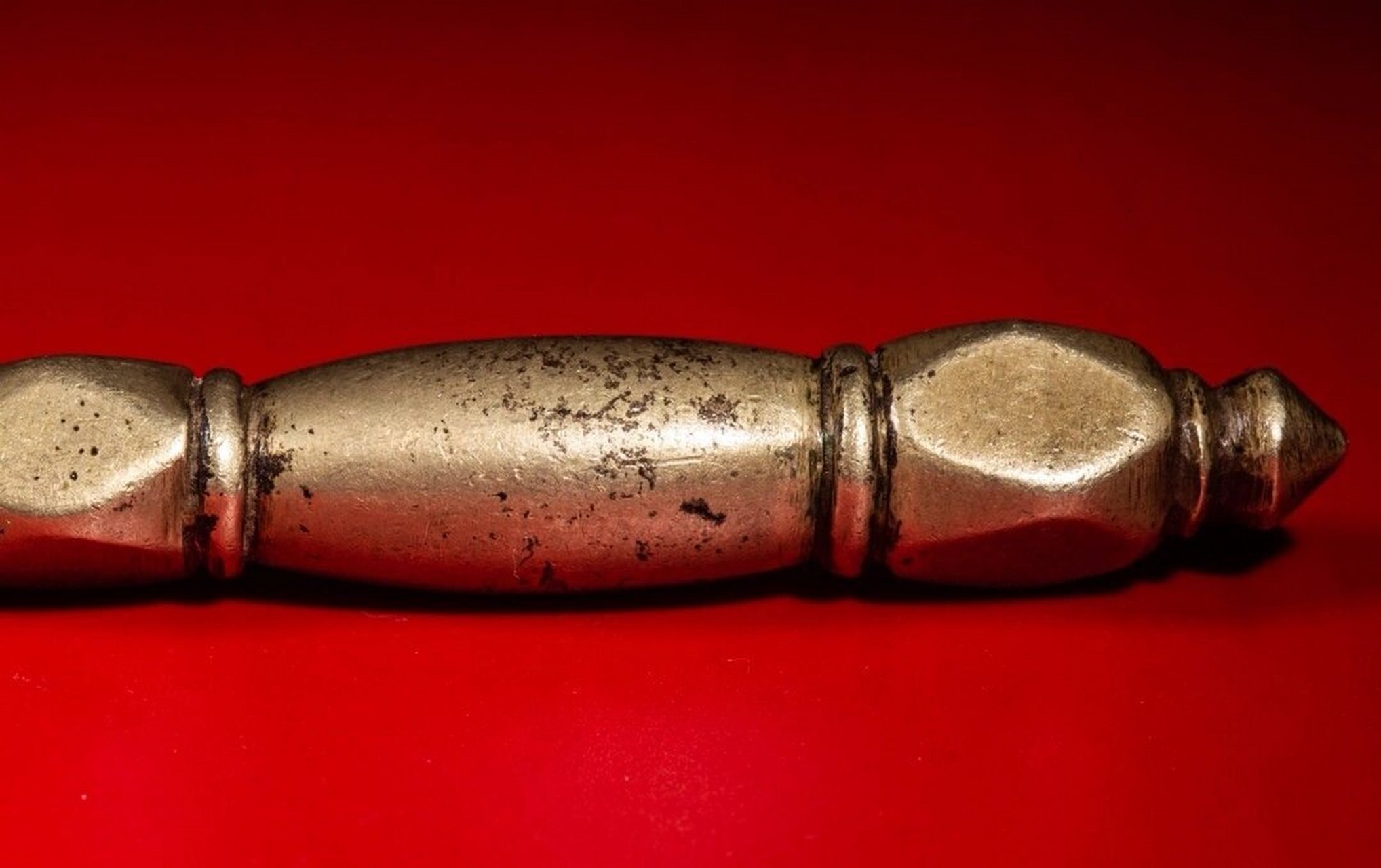 这把金刚橛工艺精细,包浆浑厚古朴,用料考究,级别甚高,非常值