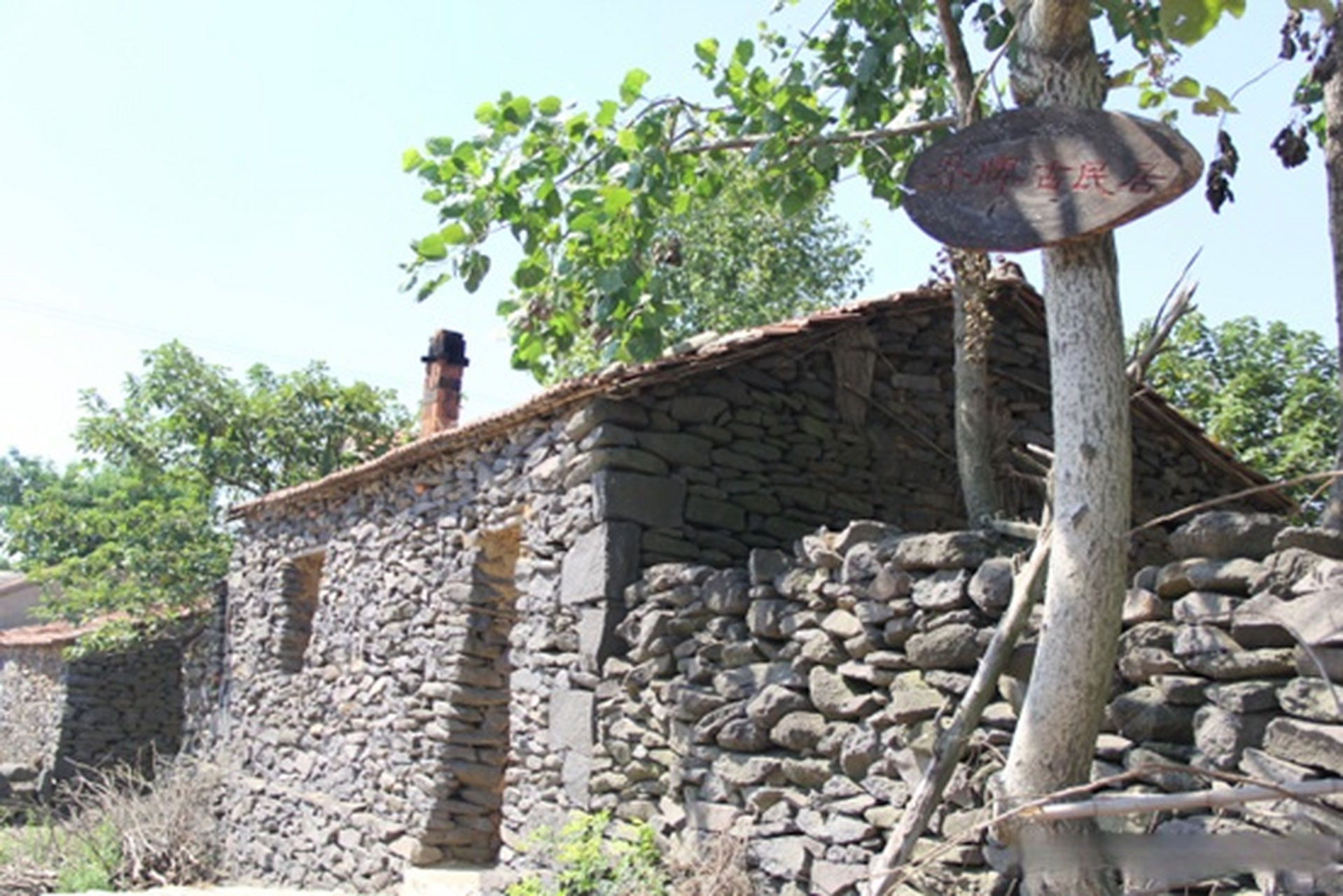 石界牌古民居位于来安县杨郢乡高郢村界牌组.