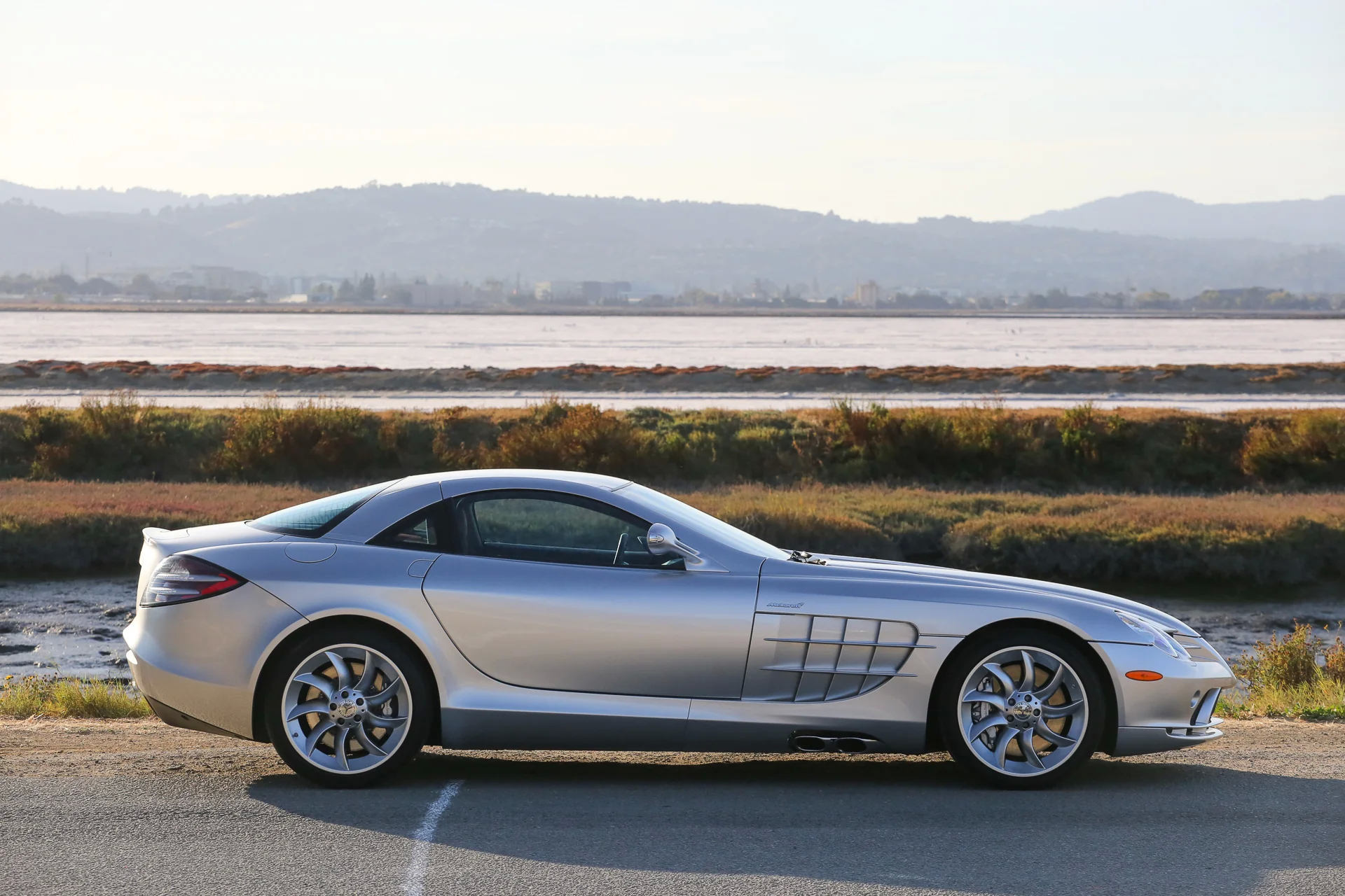 奔驰slr - sls - amg gt - 二代amg gt  你更喜欢哪个侧面?