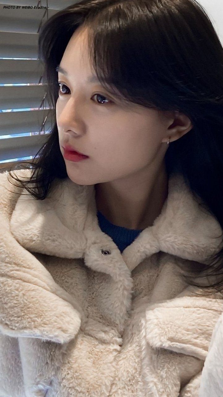金智媛你为什么不多发自拍[流泪][流泪][流泪]