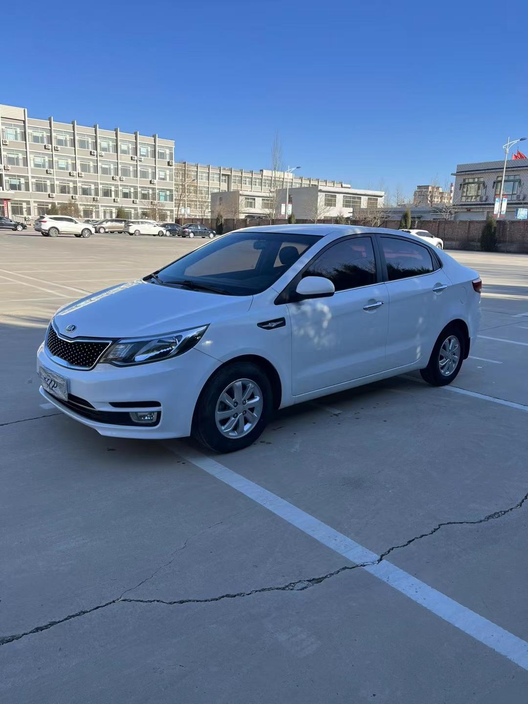 2016年起亚k2,1.4排量手动,大屏导航倒车影像