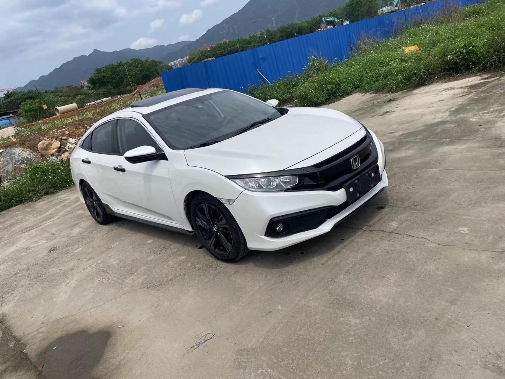 5t燃动版,最美珍珠白黑内,一键启动,恒温空调,大屏导航,天窗,17寸运动