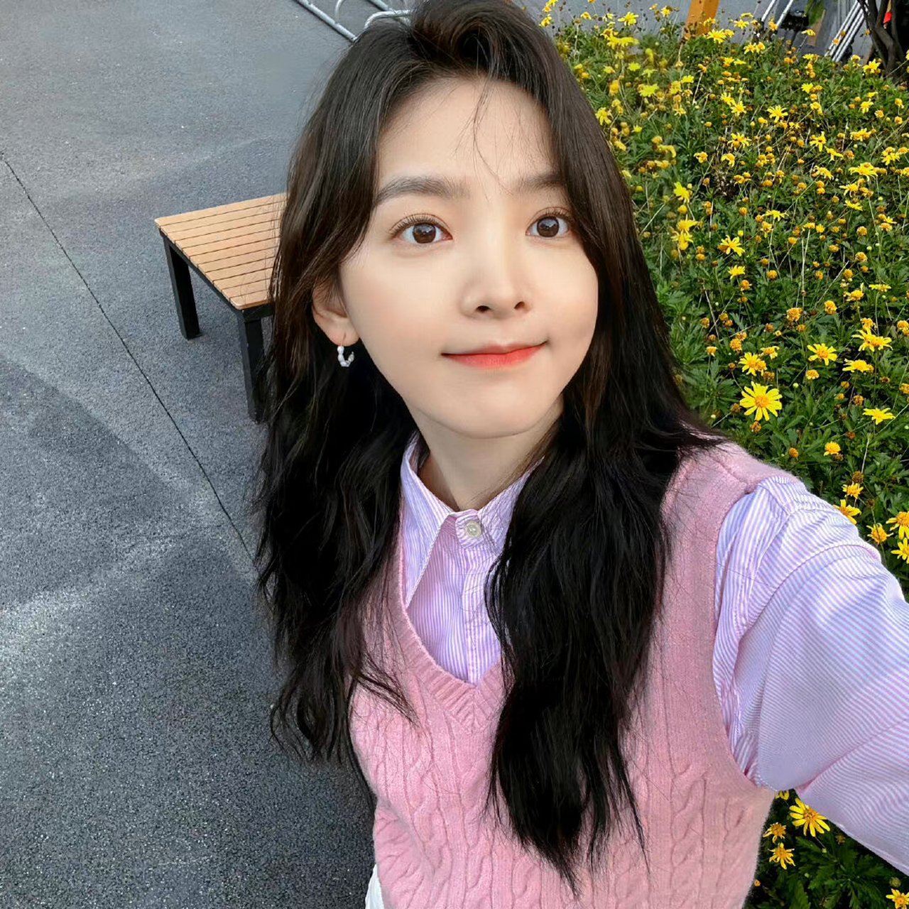 头像/青春伤痛文学御用女主(6/100) 哪个女生没有用过章若楠呢!