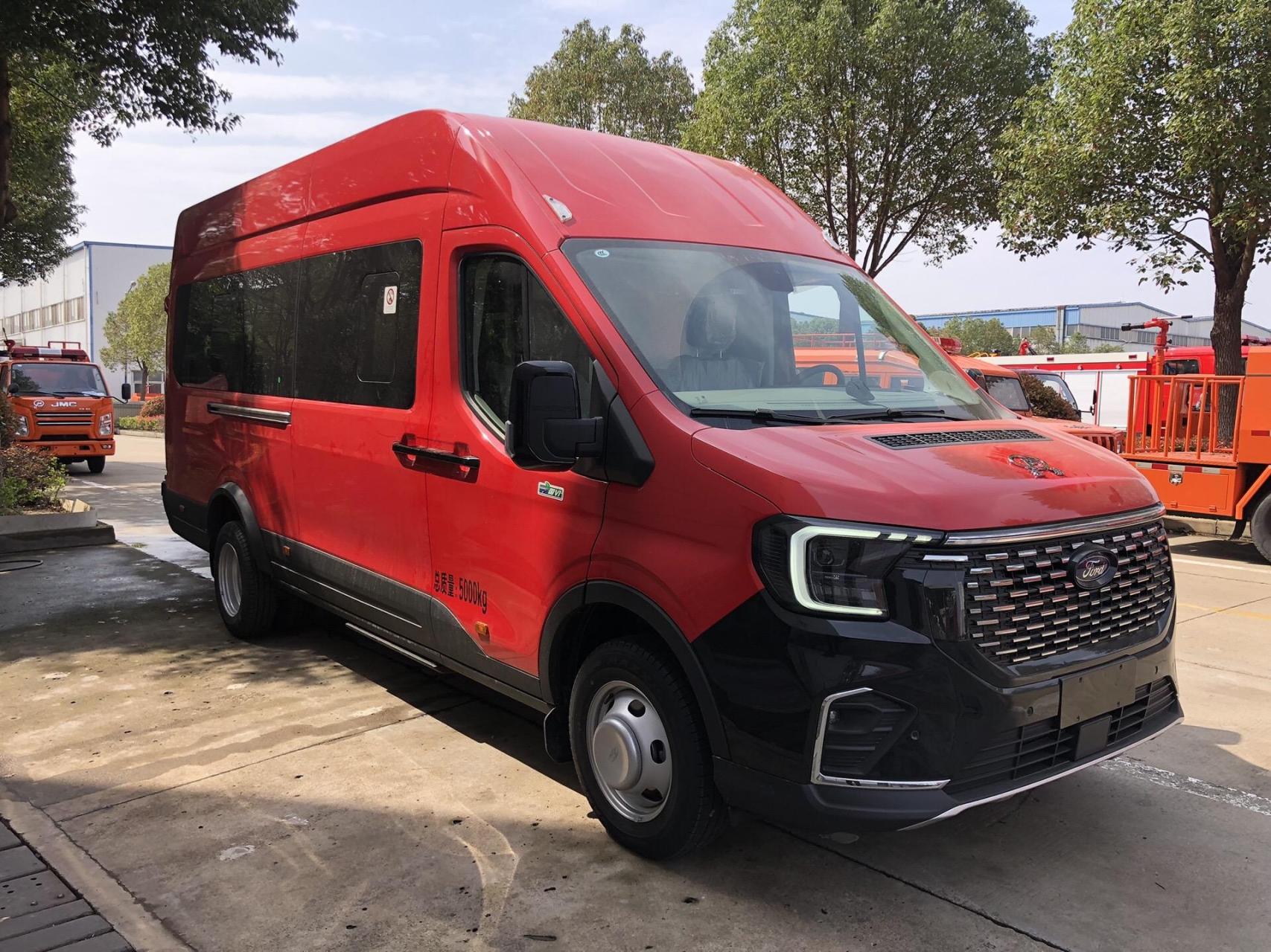 分享江铃福特全顺17座运兵车