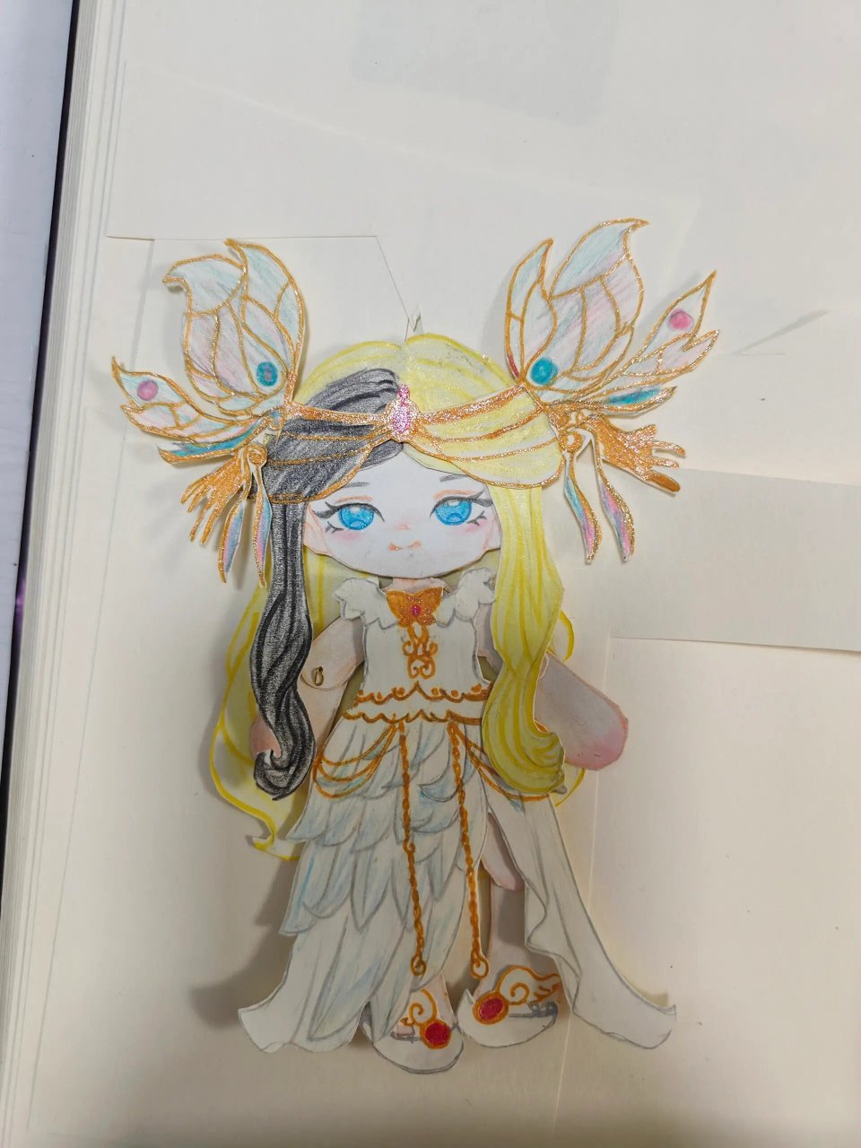 白光莹关节可动纸娃娃 这两天又做了个白光莹的纸娃娃!正在画别的衣服