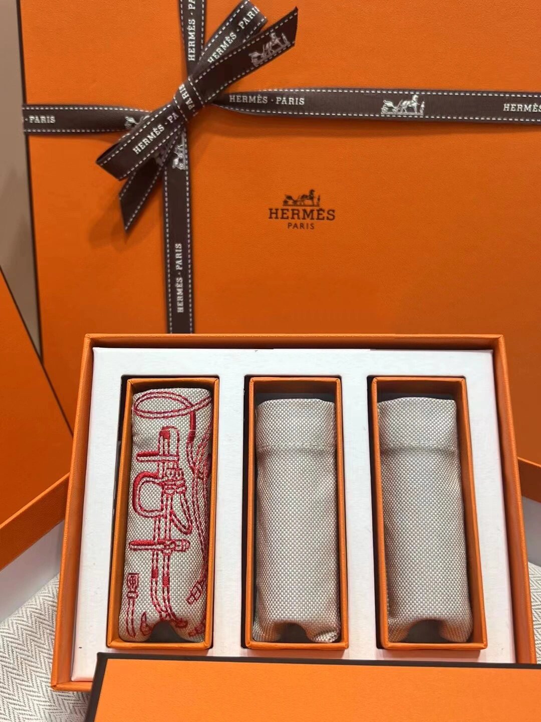 爱马仕限量口红套盒真美! 图一?