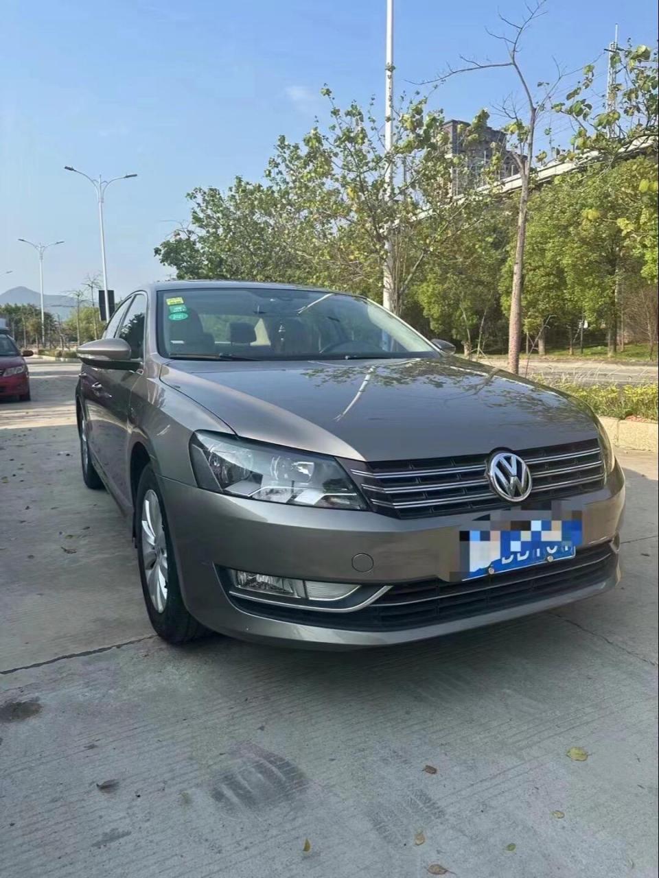 几万块 14年八月大众帕萨特一手车实表五万多公里,车况非常精品底盘