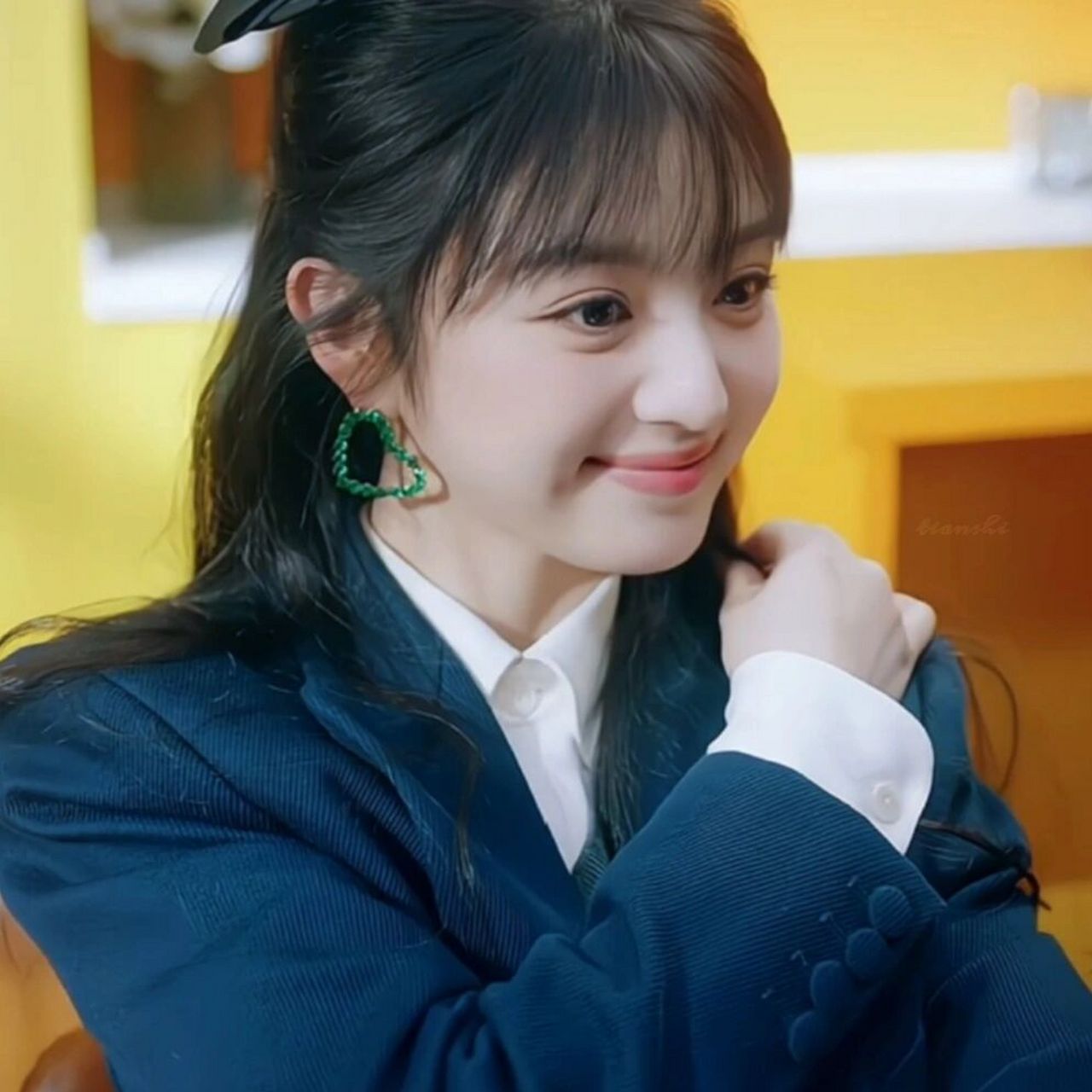 田曦薇小众头像 自修禁刀