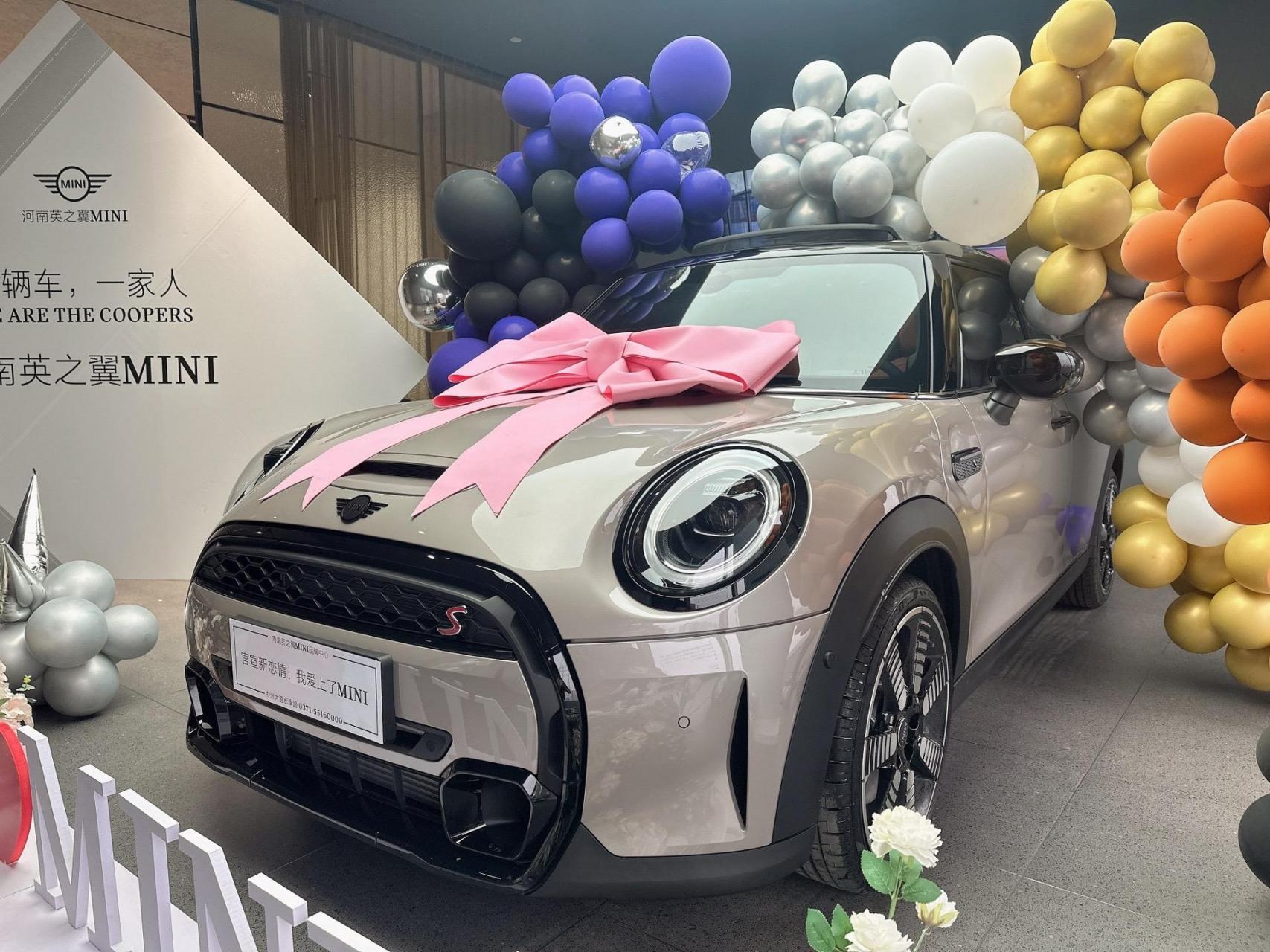 minicoopers独角兽灰五门版.有颜值有空间