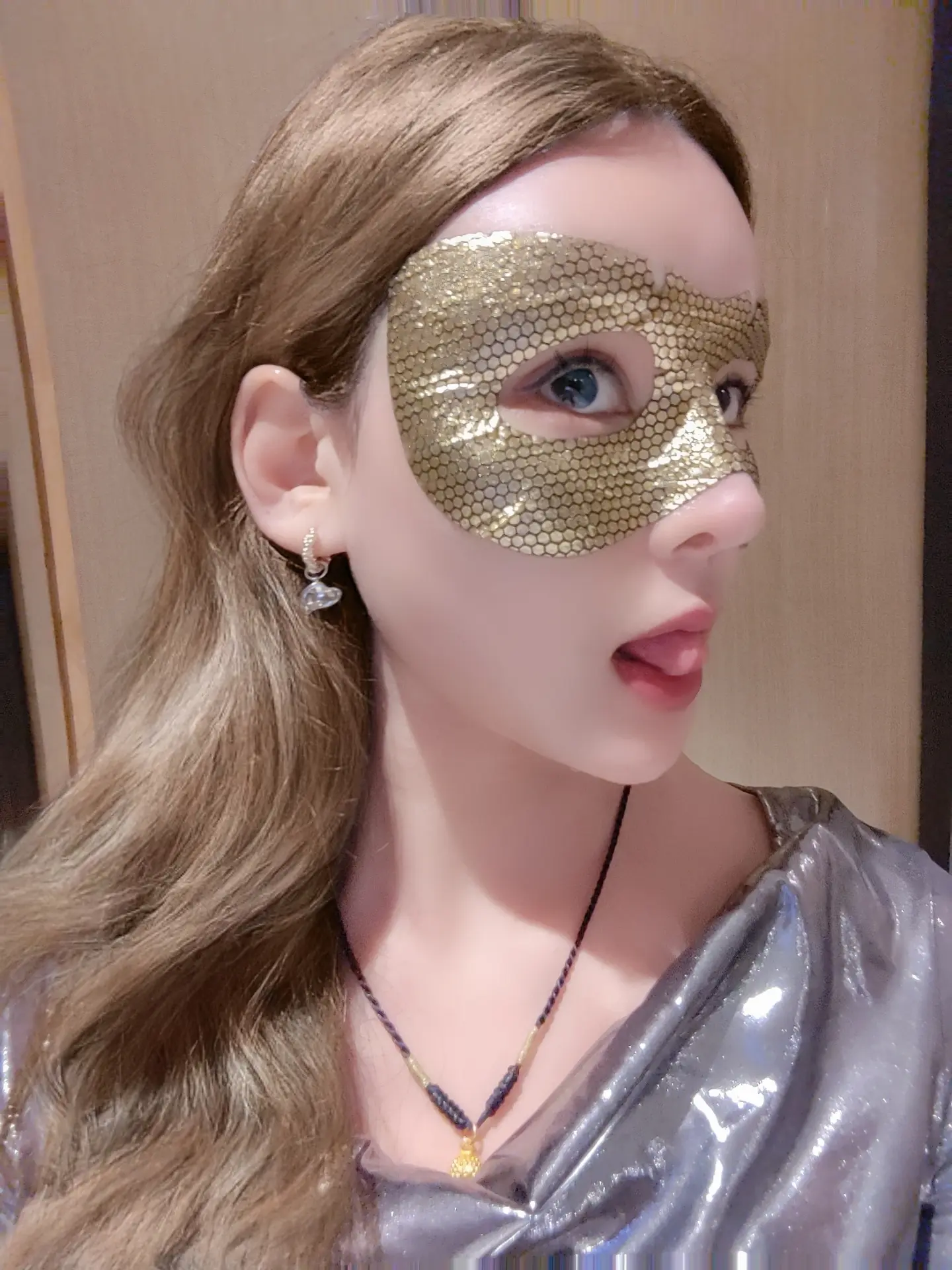 大家好今天请叫我露娜小姐