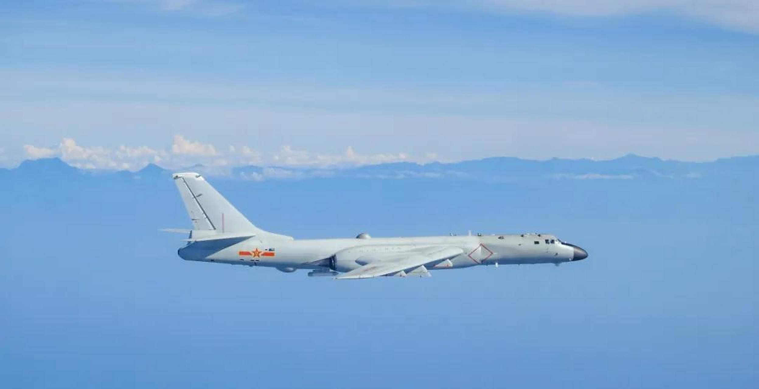 95年出生的轰-6k飞行员穆特发·艾利,空军航空兵某团飞行员,人民空军