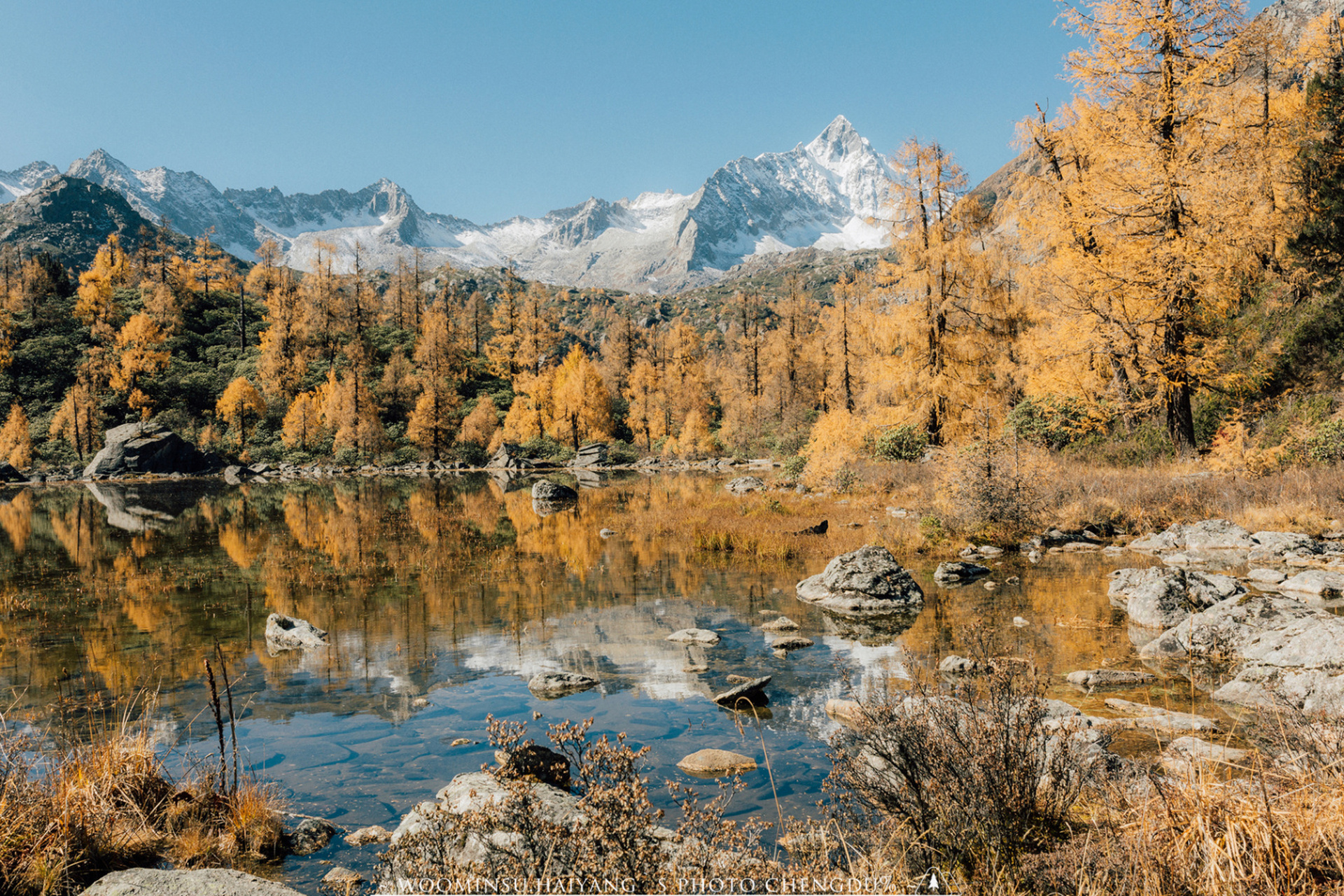 丹巴党岭村算是距离不远风景很好的地方.