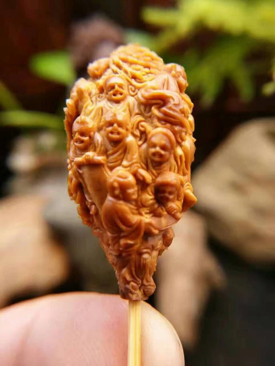 严根华本工作品--《十八童子戏弥勒》核雕 严根华本工作品--《十八