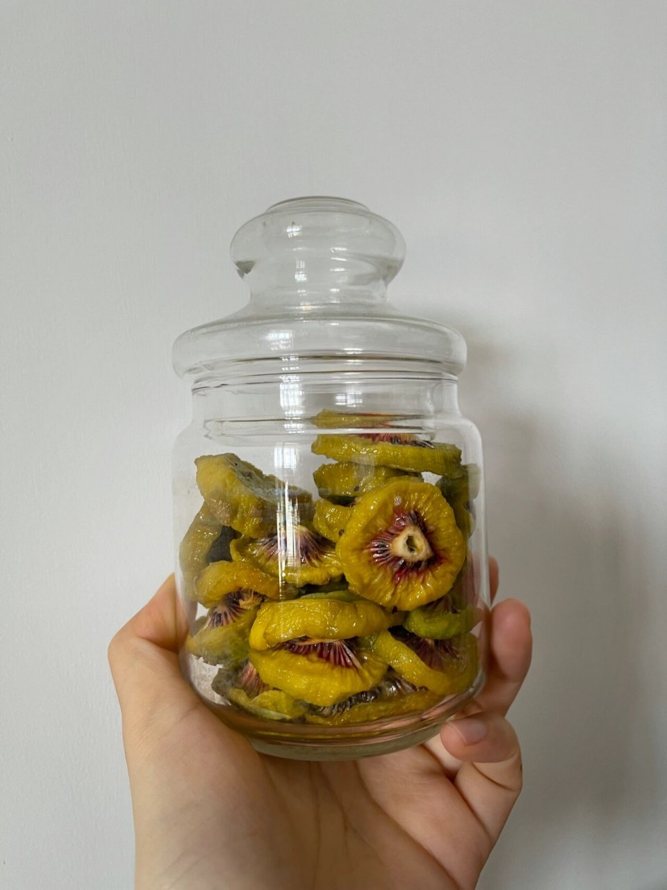 自制猕猴桃干 果脯 工具:海氏烤箱 参数:68度,果干功能,10小时 准备