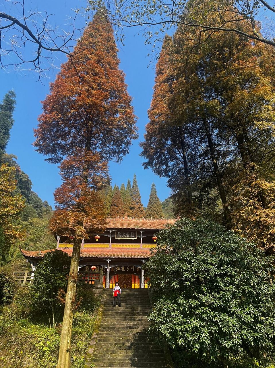 成都周边| 灵岩寺 灵岩寺在都江堰灵岩山,被称为"灌县十景",有1500年