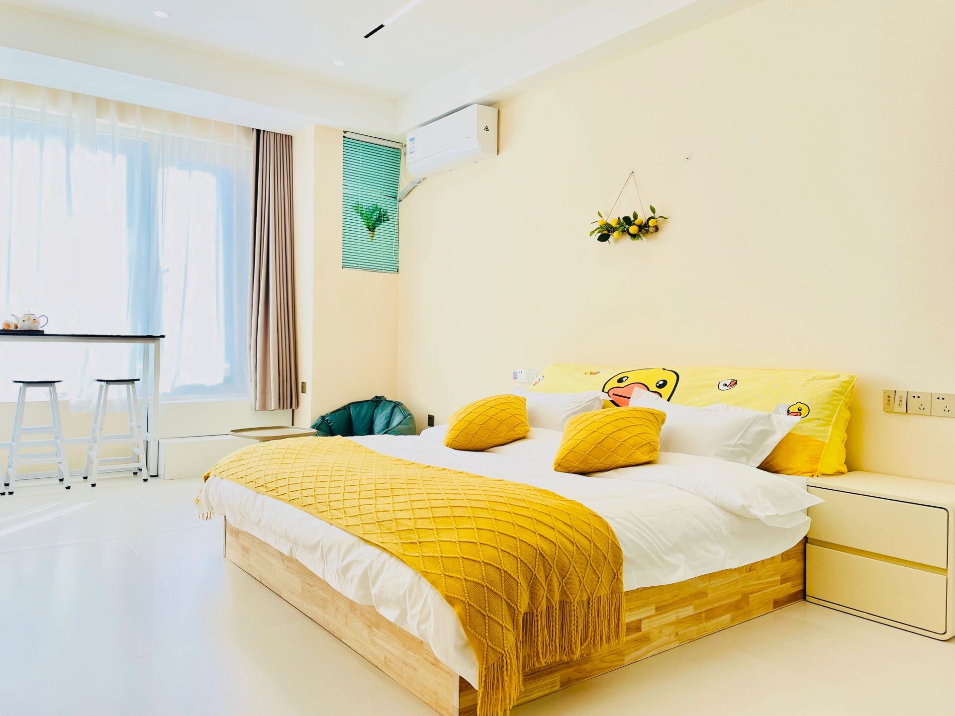 舟山普陀沈家门民宿推荐近码头夜排档 98坐北朝南,面向大海,春暖