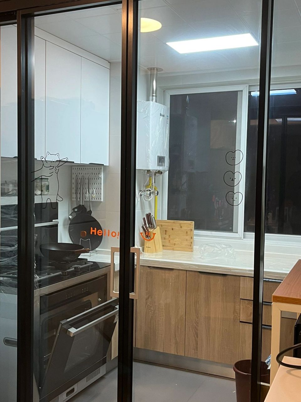 厨房不要用透明玻璃门03 用了也要买玻璃贴,听我一句劝94不说了