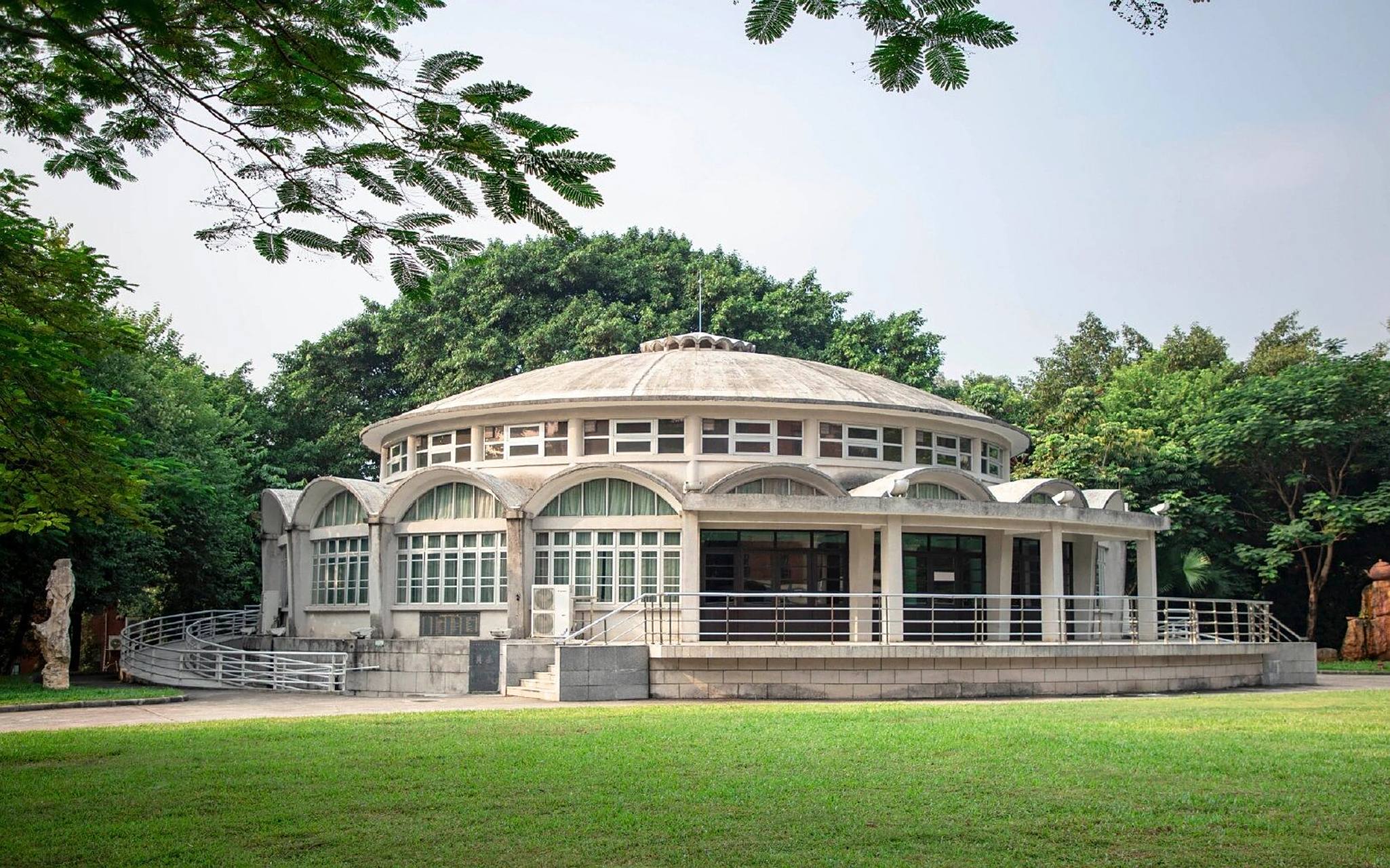 华南农业大学标志性建筑之红满堂 今天酱酱来给大家介绍下多次出现在