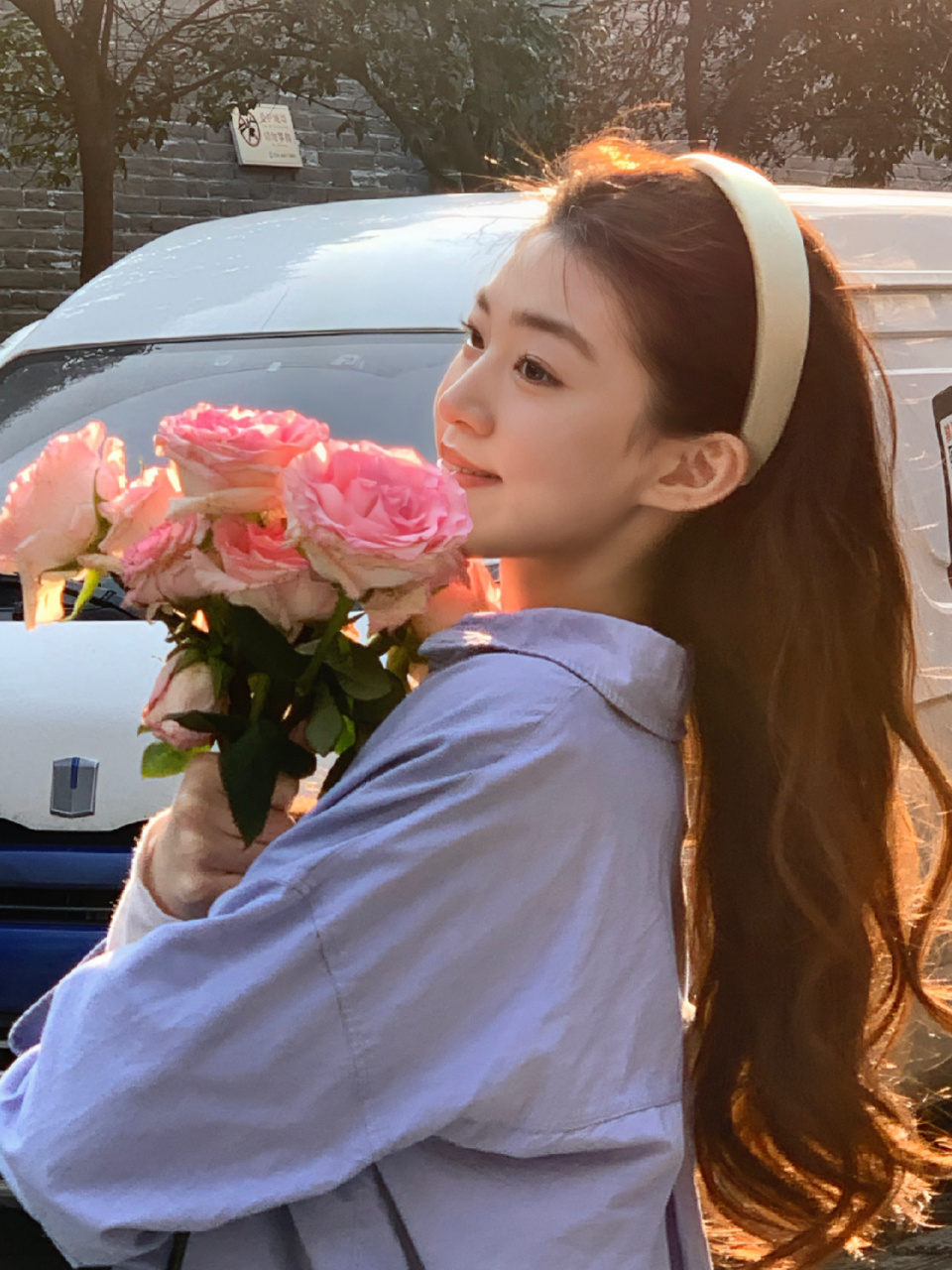 细软榻姐妹推荐刘亦菲这个头包脸发型! 真的好显脸小!发量显得也超多!