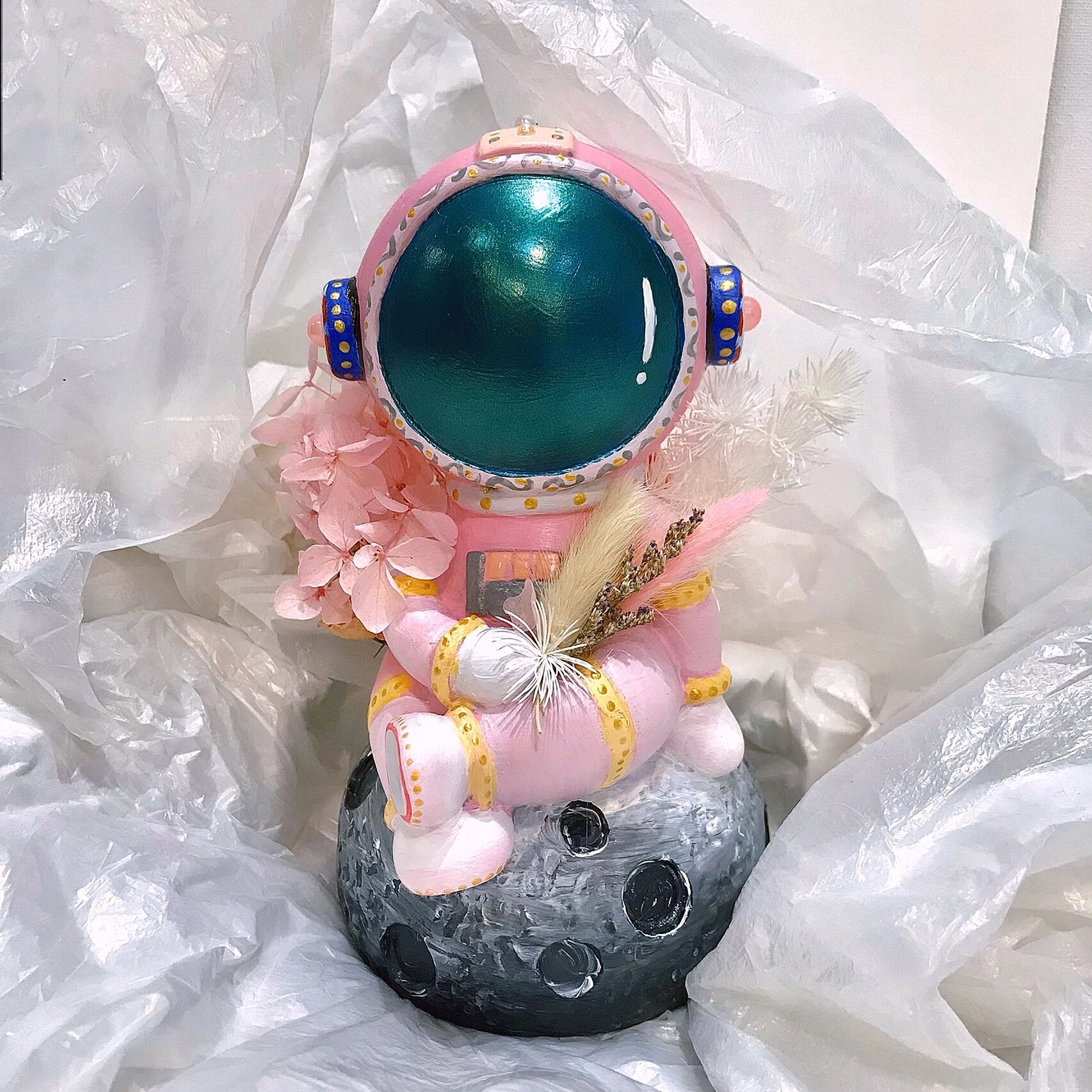 石膏娃娃太空人存钱罐涂鸦上色