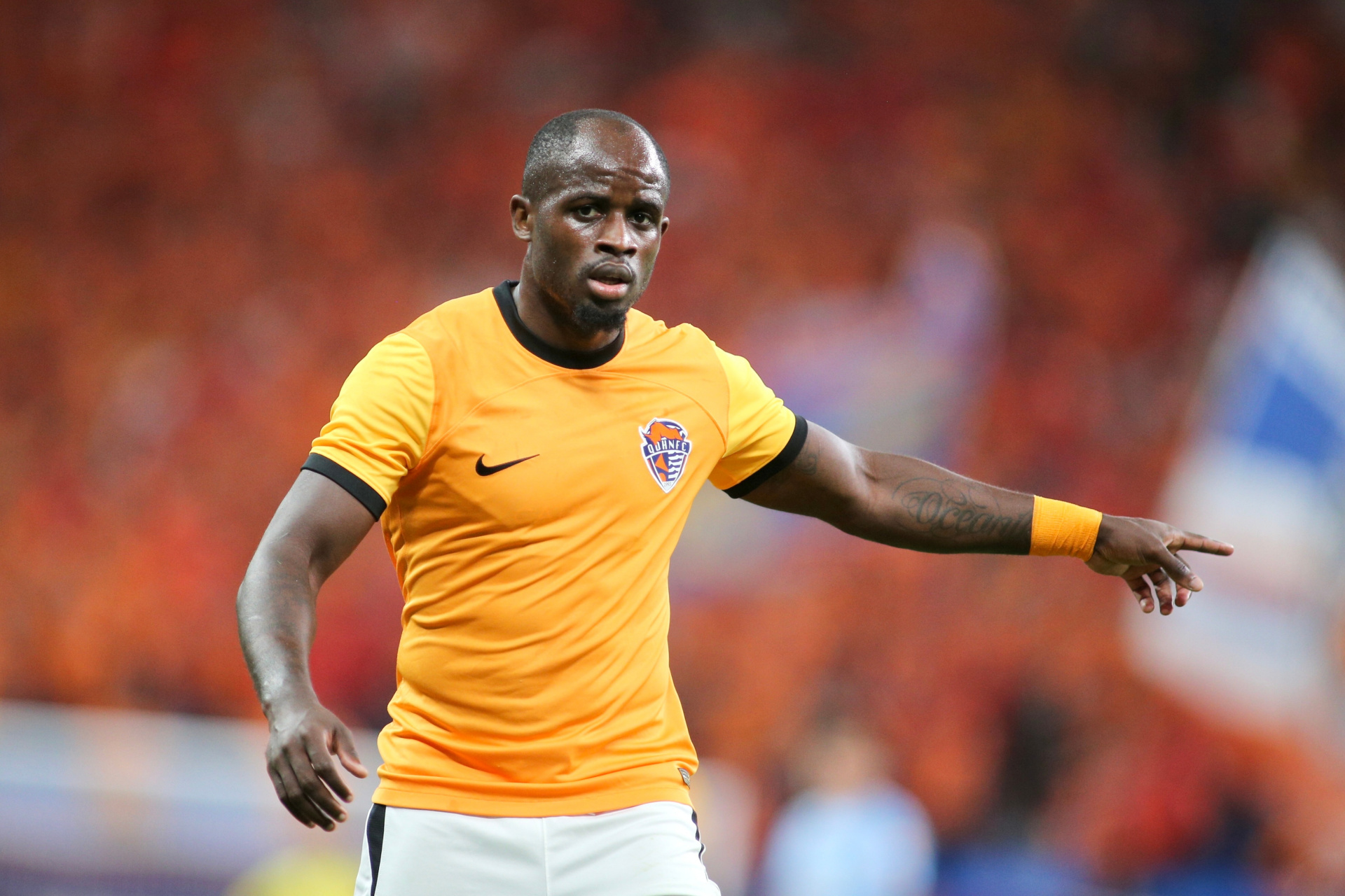 【#青岛海牛外援塔贝克被禁赛半年# 】青岛海牛外援