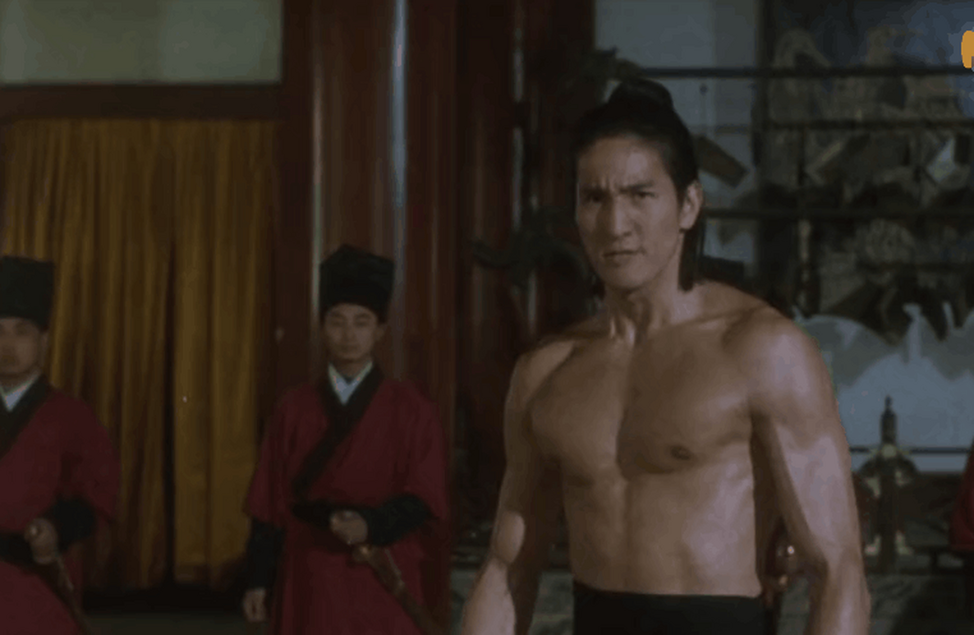 饰演零零恭的演员叫查尔斯·沈,是一名美籍华裔演员,和周星驰有过三次