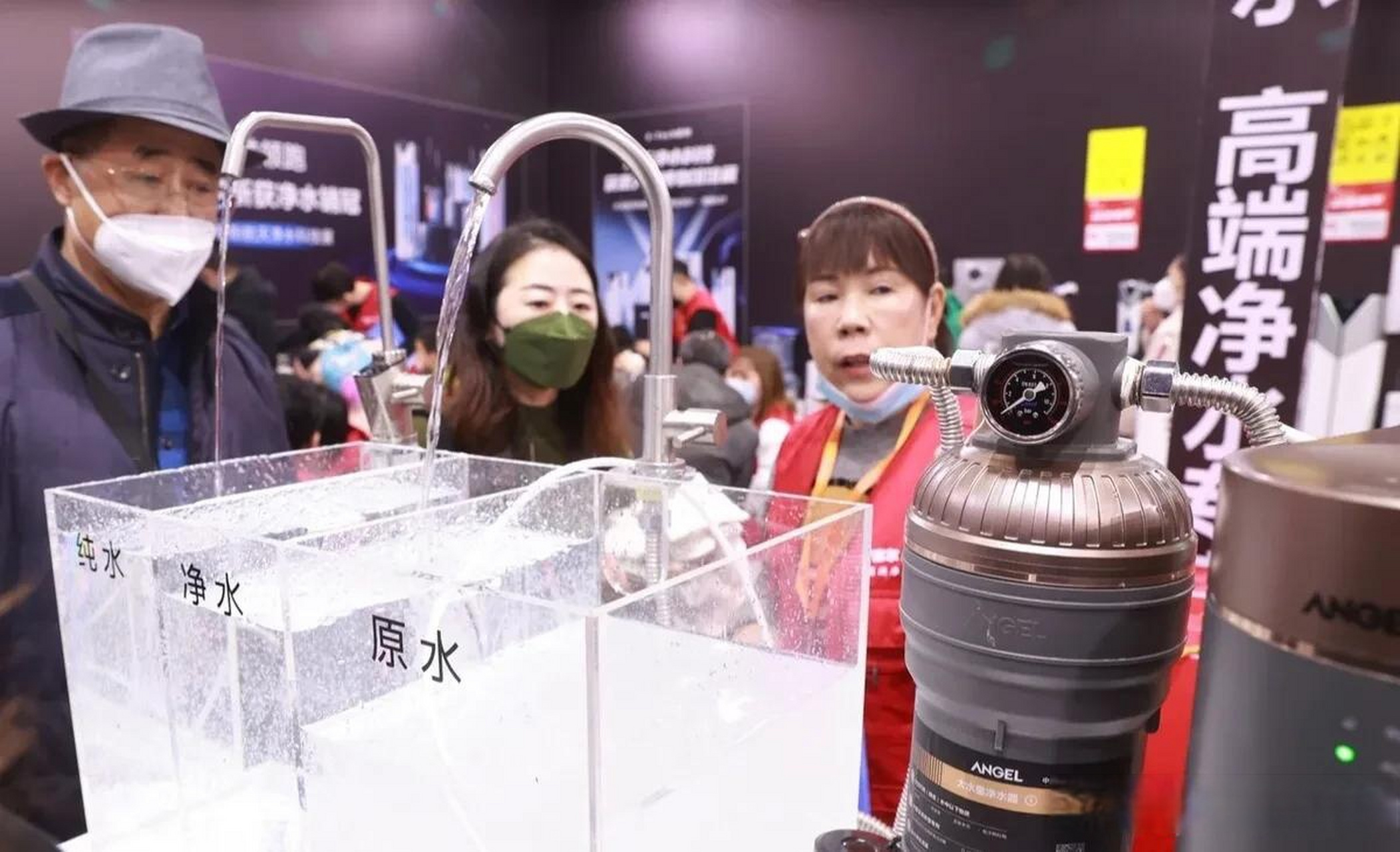 智能家居"扎堆"北京家博会现场签单火爆 2023年2月18日,华夏家博会在