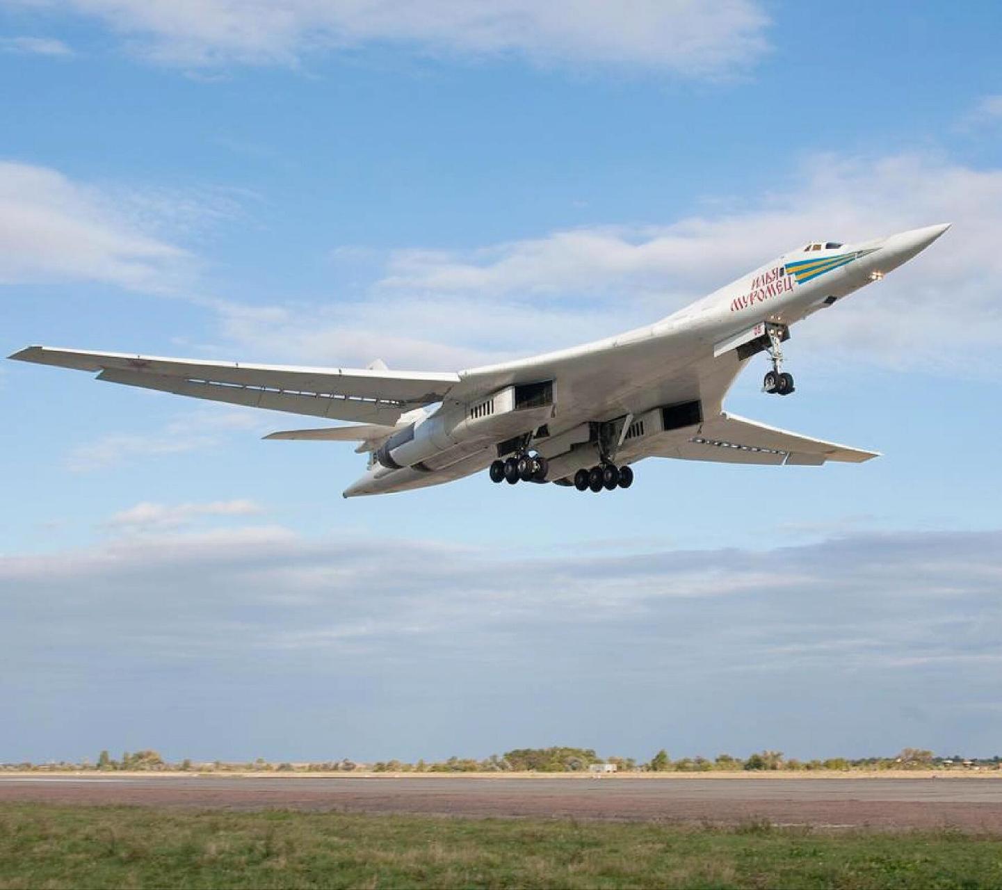 tu-160 毛熊的白天鹅 重型超音速轰炸机