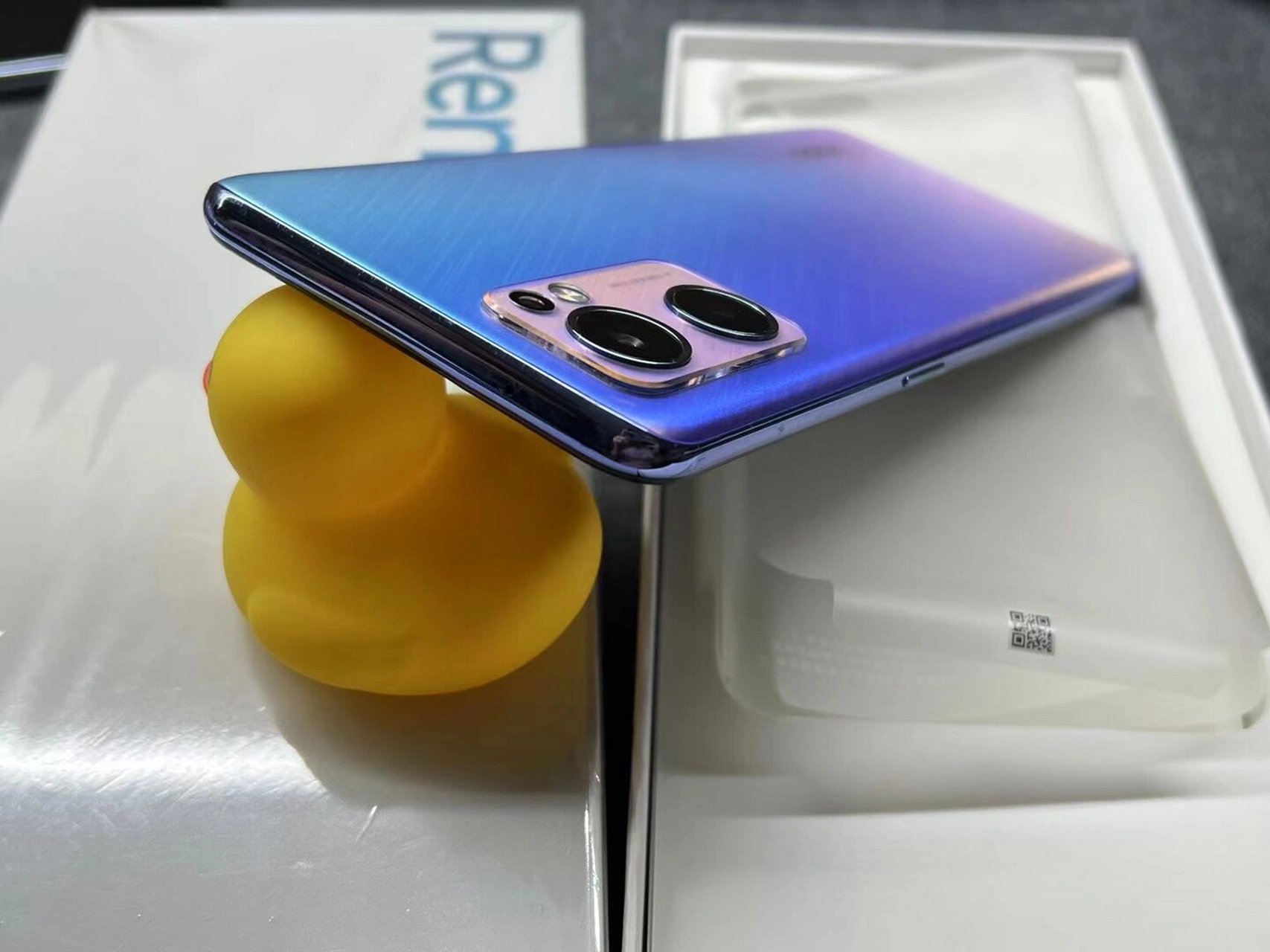 opporeno7se外观图片