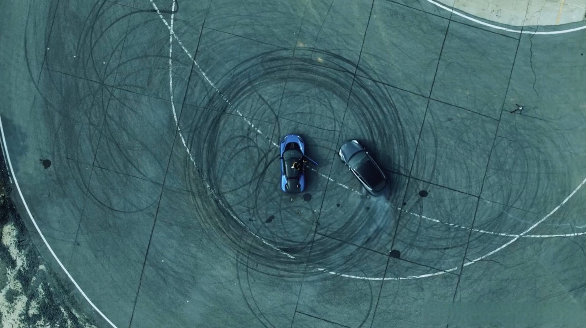 2023年7月29日:  凌晨00:00 「bruce lee」  傍晚21:00  「lotus」