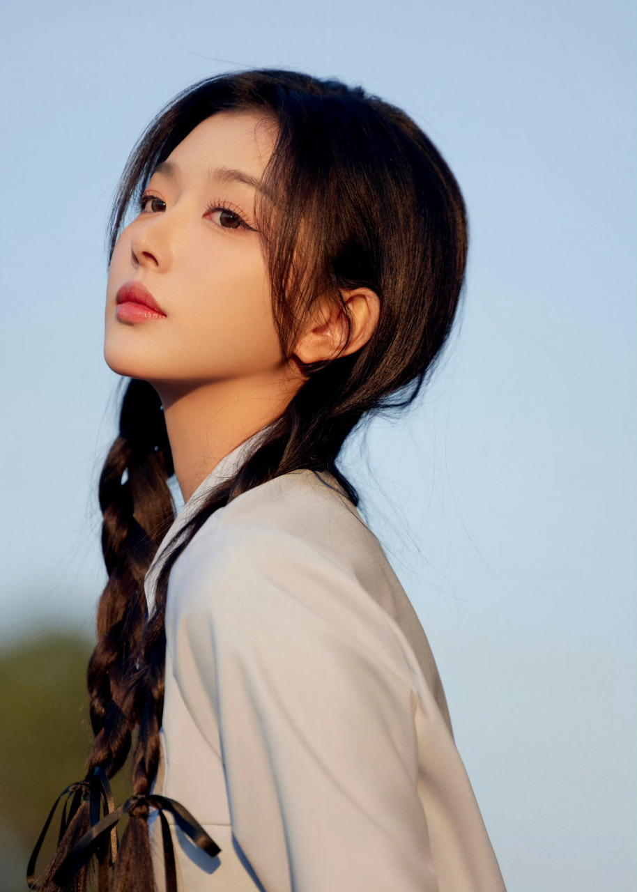 孔雪儿,甜美的麻花辫姑娘