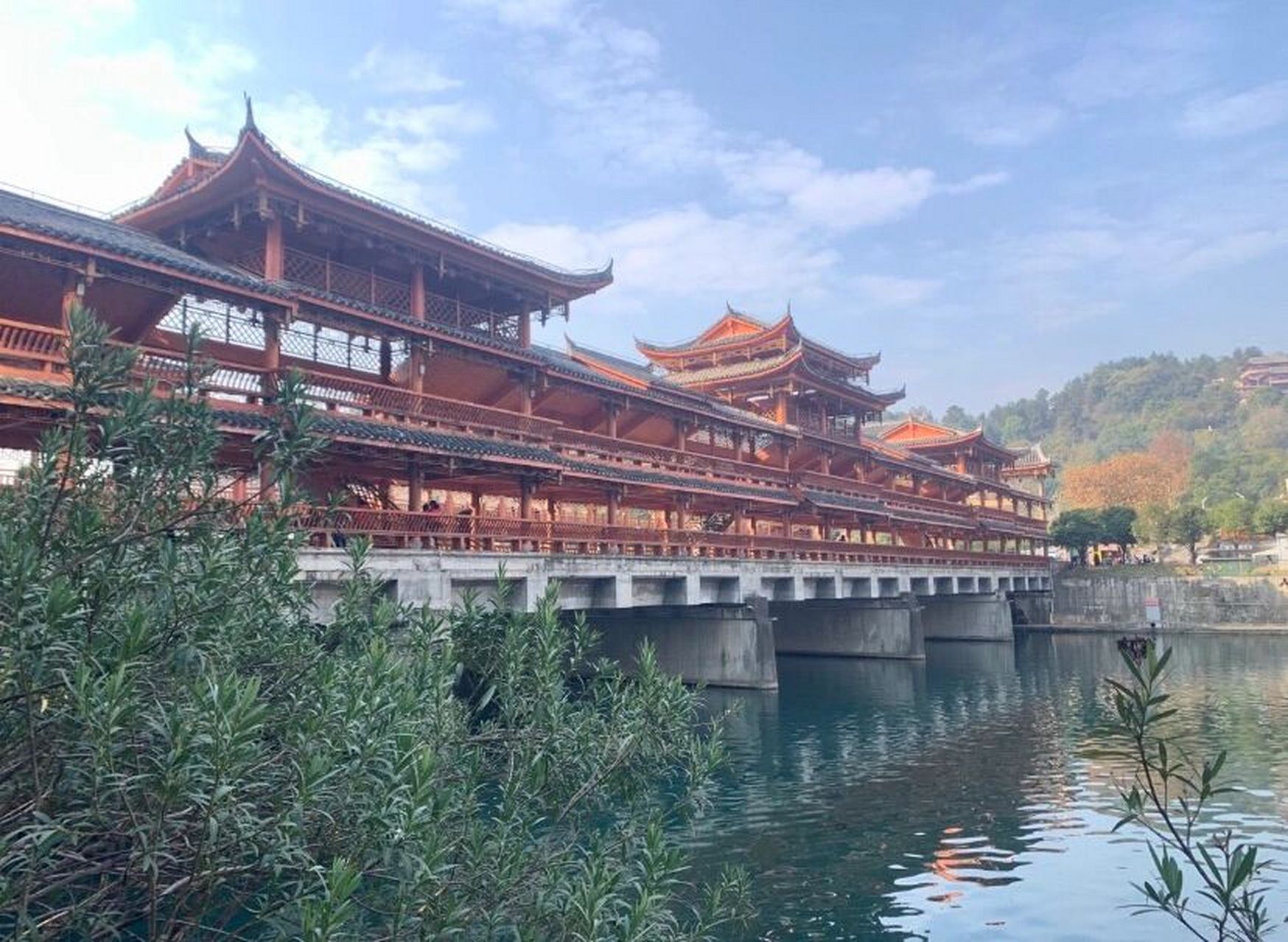 都匀旅游攻略 贵州黔南布依族苗族自治州首府都匀:打卡地标剑江上的