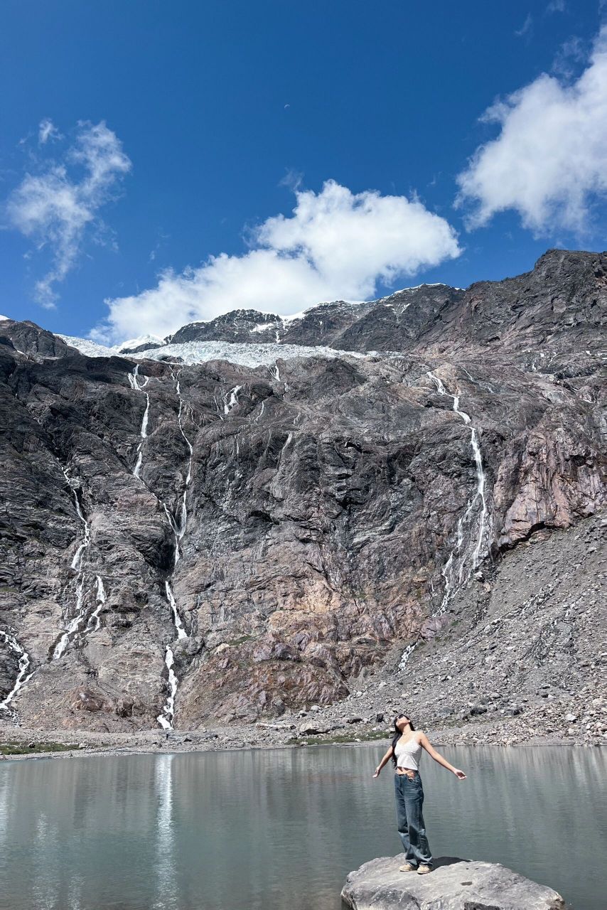雨崩神瀑 神湖 冰湖 三条徒步路线已全get73 穿过河谷 /原始森林