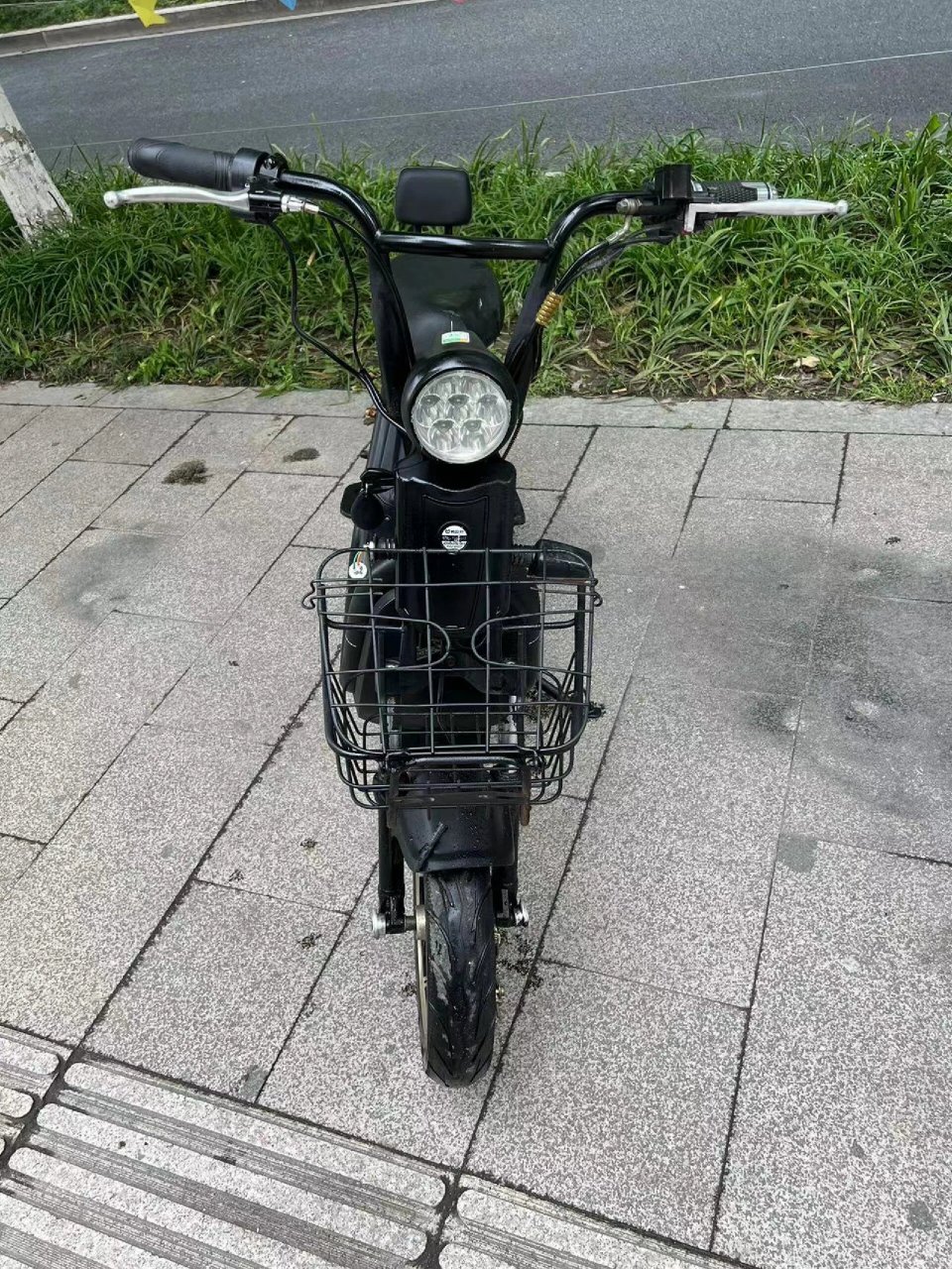 莫拉克电动车黑色简易款 新装电池,续航30公里左右 带黄牌,车况已检测