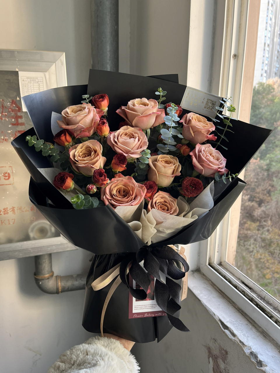 卡布奇诺巧克力泡泡玫瑰花束 秋冬复古高级感花束  花语:不期而遇的