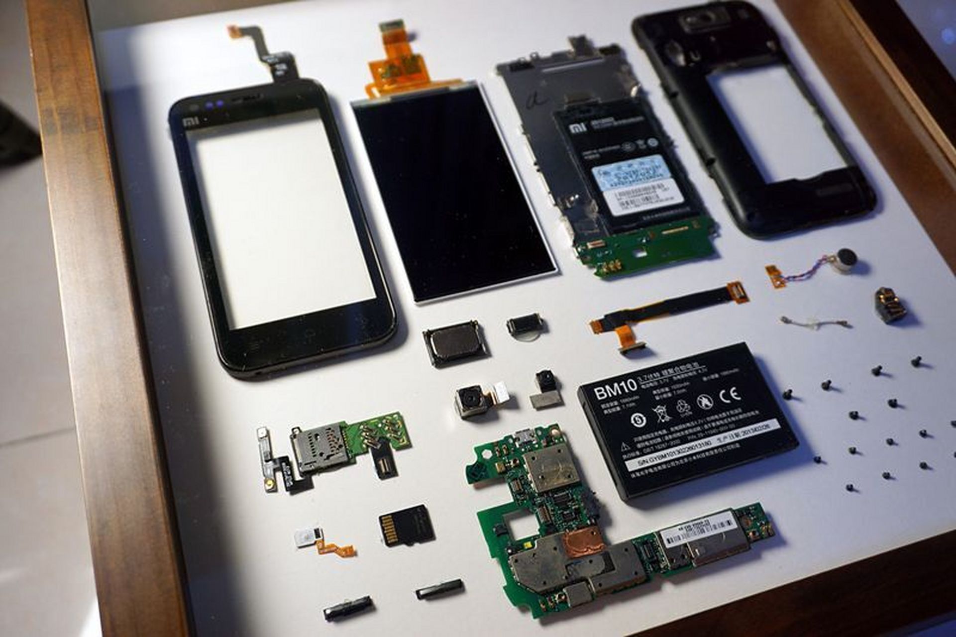 1,翻新重售98 如果回收的手机功能正常,一般不会去拆解的.