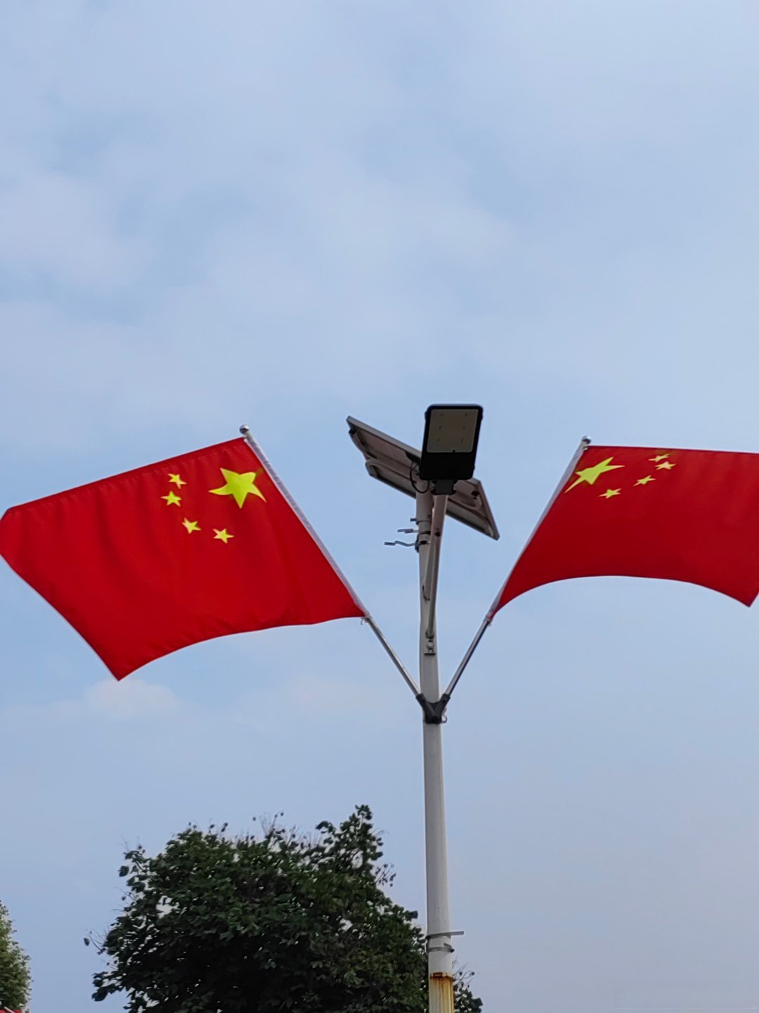 伟业千秋铭史册,红旗漫卷韵铿锵.#表白中