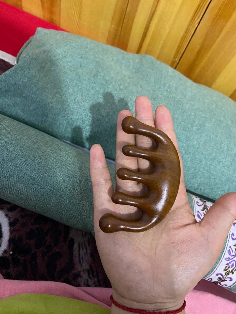 亲测五指梳真的有效果 七块钱在pxx买了一个五指梳  原因是看见好多