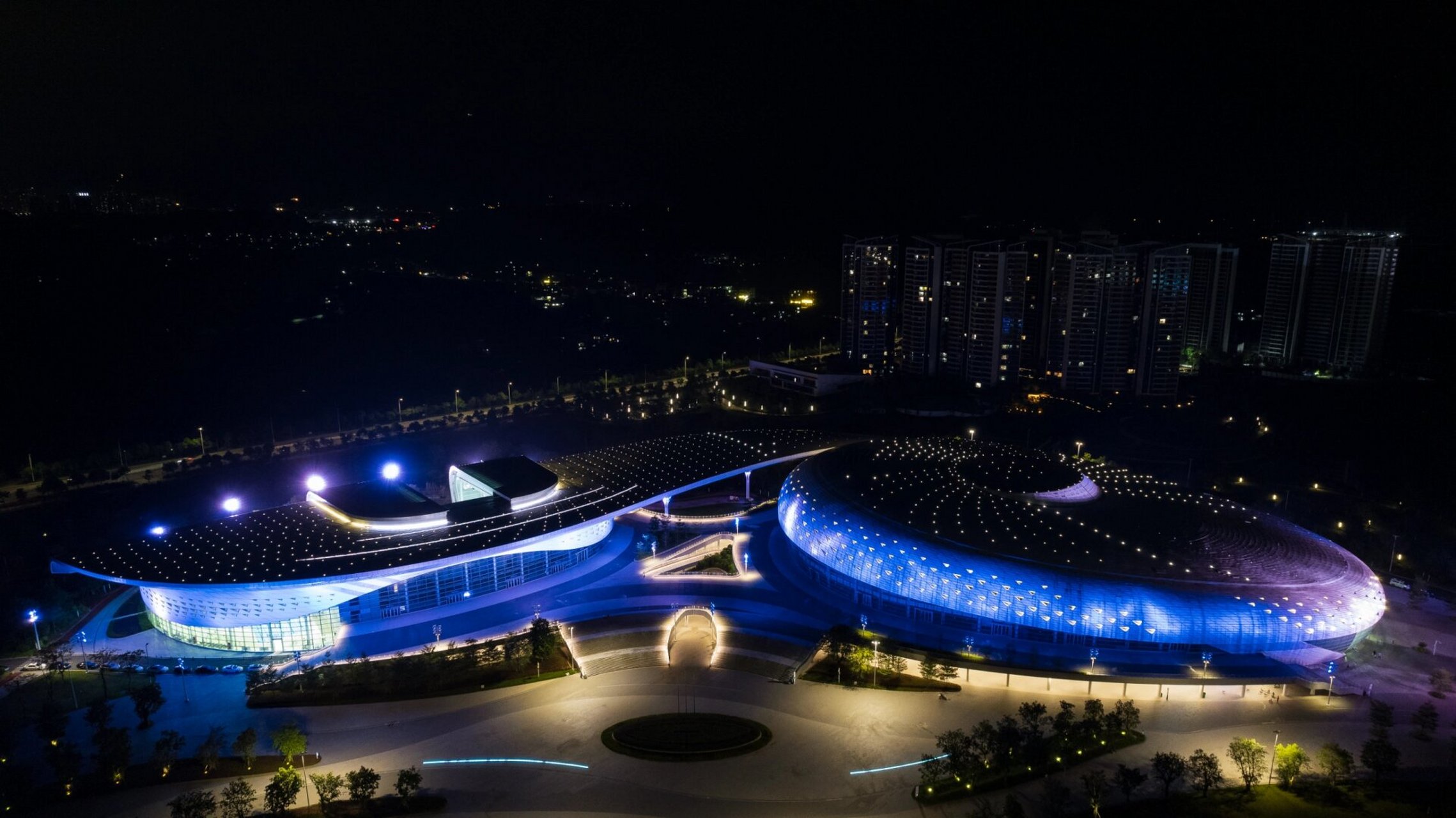 清远奥体中心 治愈系城市地标建筑夜景
