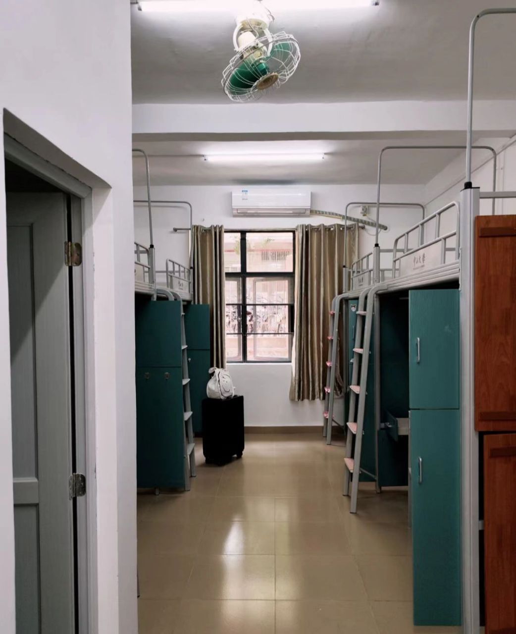 开学了来秀一波中大宿舍 中山大学宿舍简直梦中情舍啊啊 全新家具