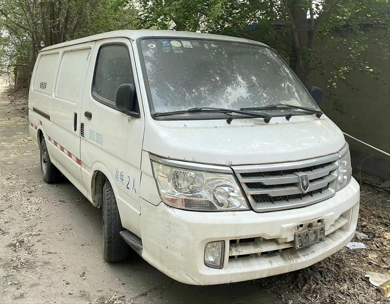 2.x9018金杯 海狮00封闭货车,2座,一块喷漆,17万公里,费用8月.