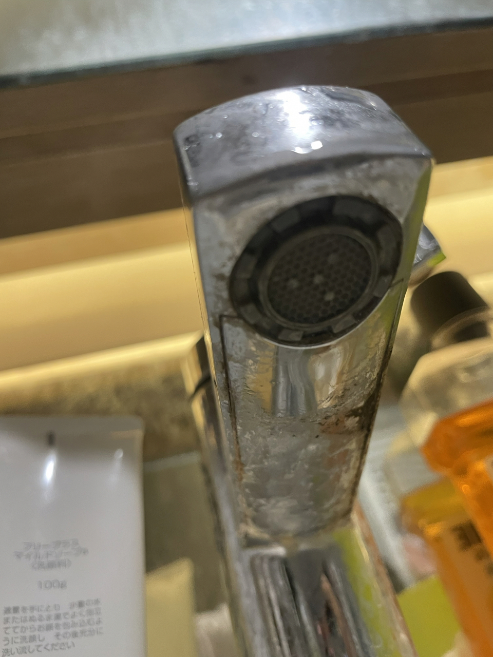 水龙头内嵌的滤网怎么拆啊 如题,有没有高手帮忙看看换个头要怎么把