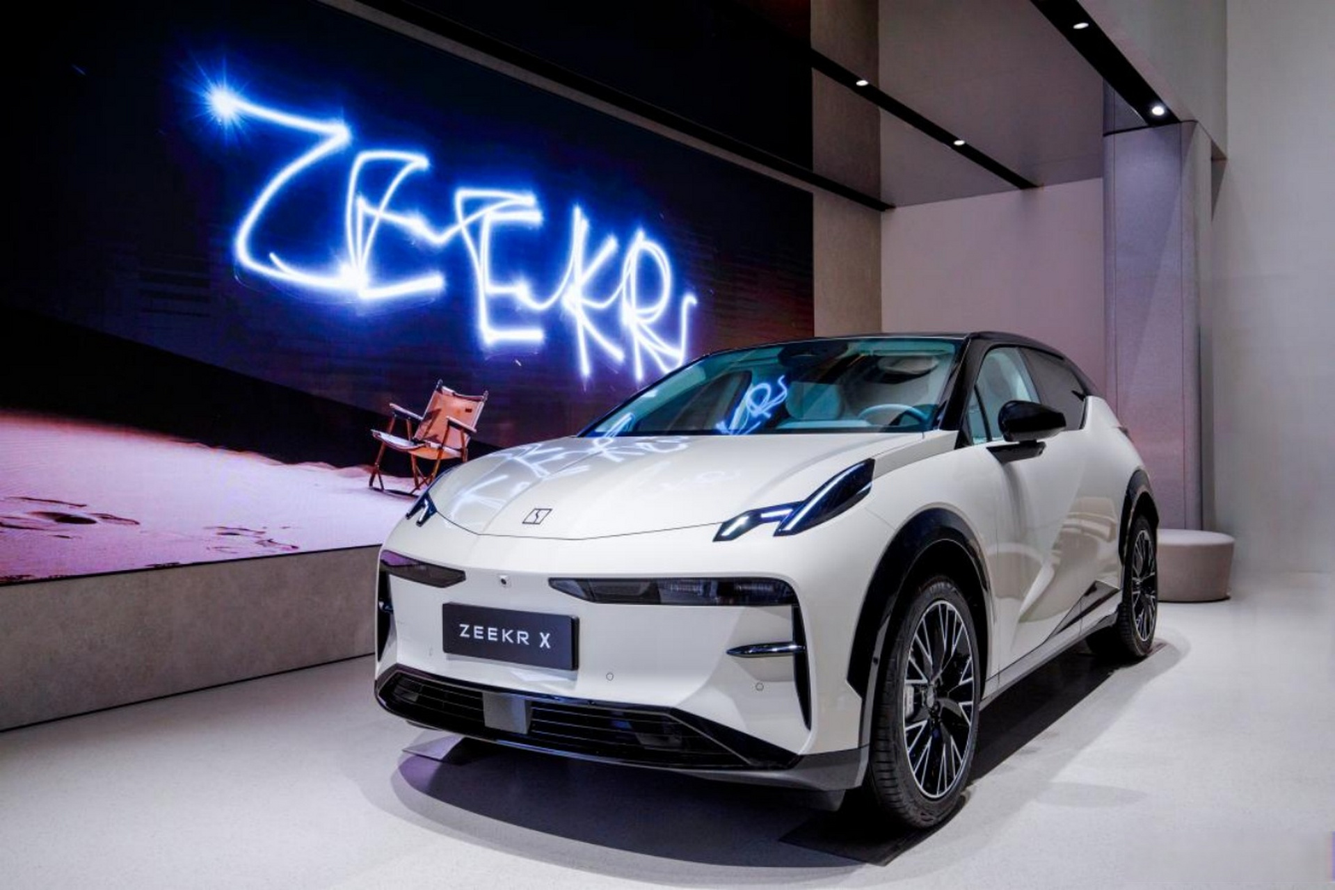 【全国最大极氪中心 | 北京王府国际开业 直营门店达到300 】速途网讯