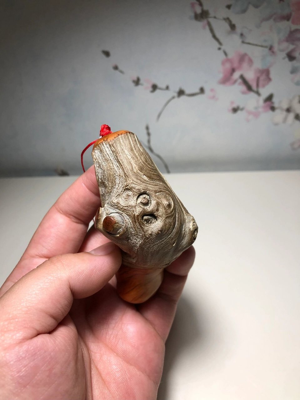 太行崖柏手把件 陈化骨料小坨坨,重55克,高度8cm, 最后一图为毛料切开