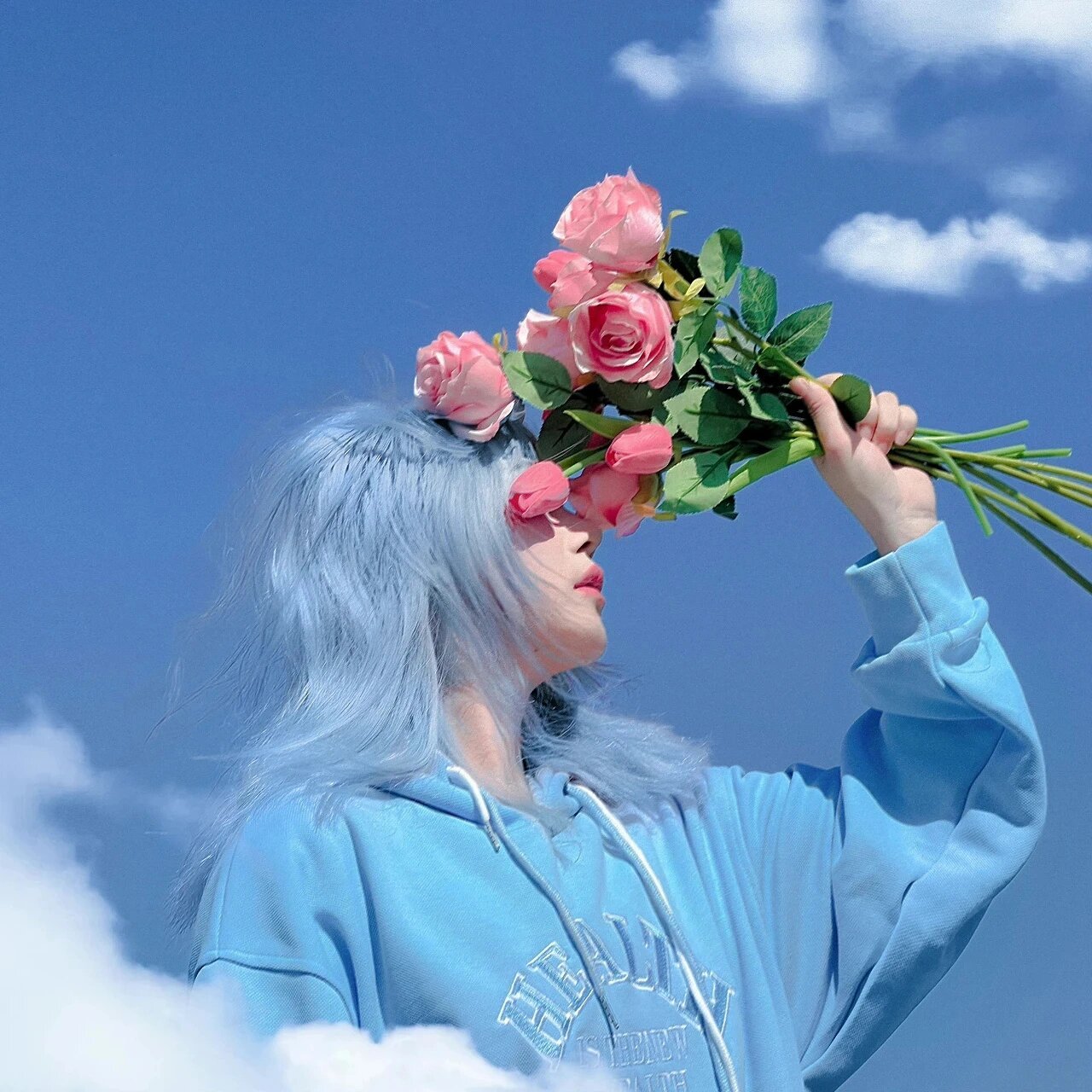 95蓝色天空情侣头像 蓝蓝的天空～白云飘