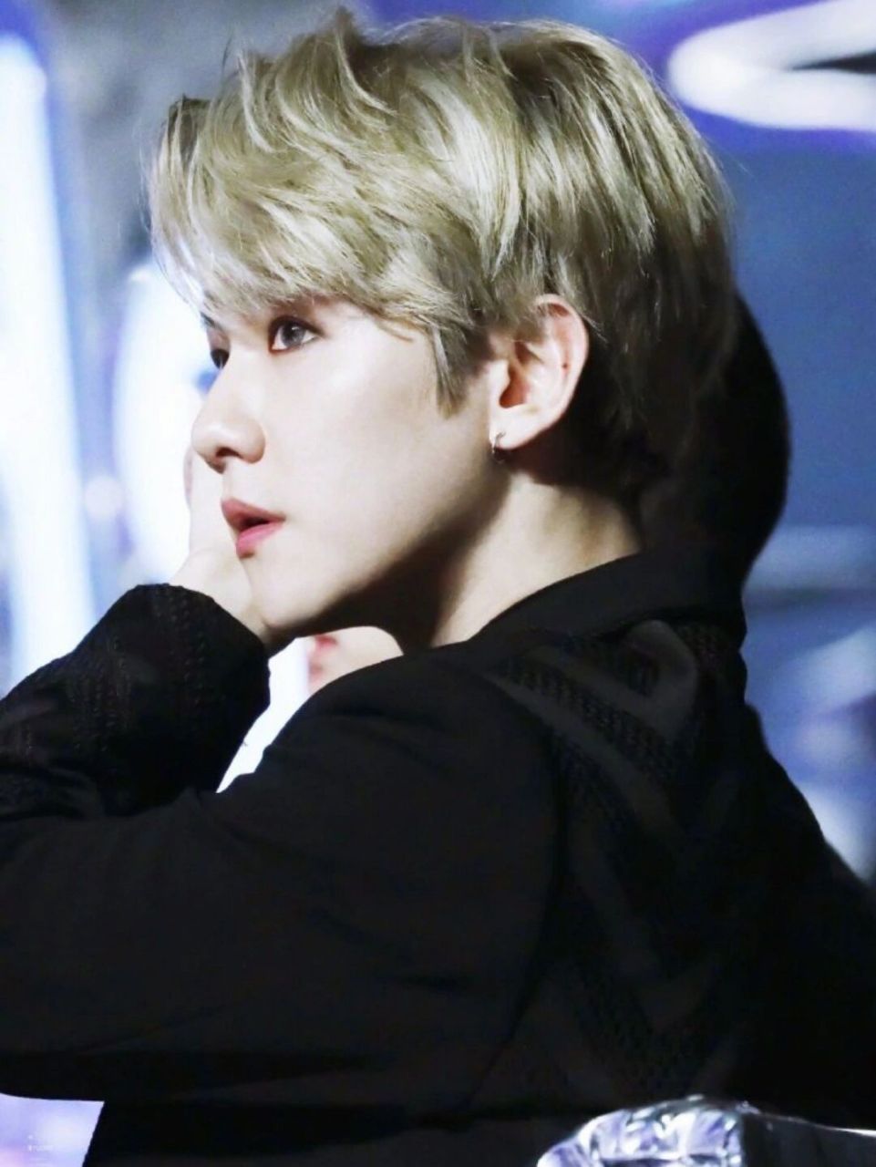 exo九人—边伯贤神图 只要还剩一口气,就一直在一起吧.