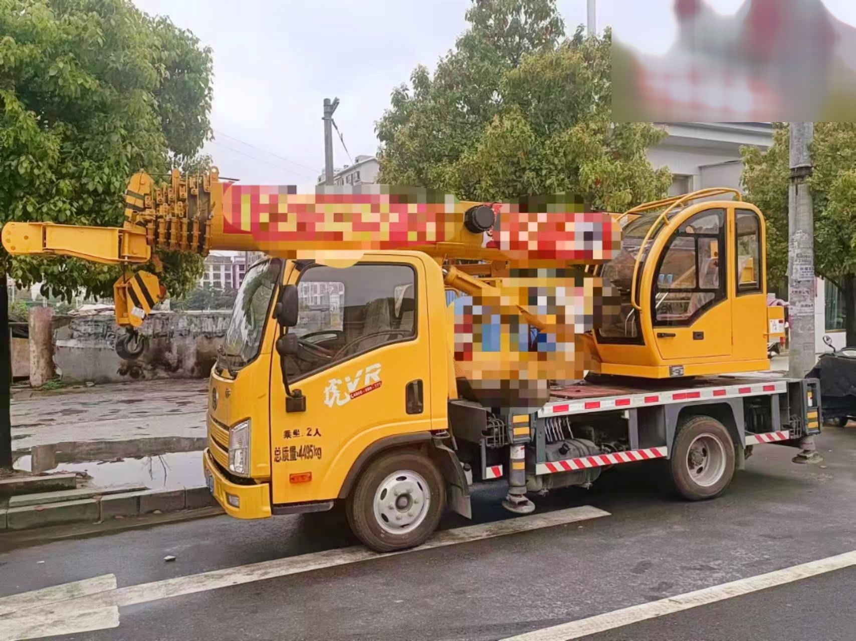 济宁四通,加重蓝牌汽车吊 2024年2月份上牌 大架伸缩,双节出腿 5米7节